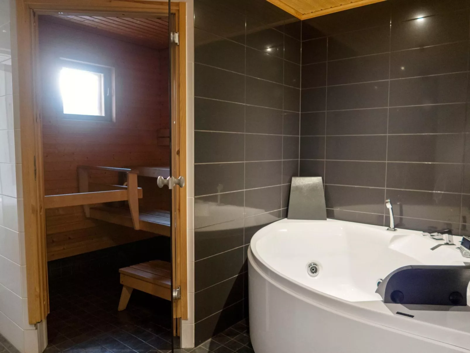 4 seasons a 2-Binnen