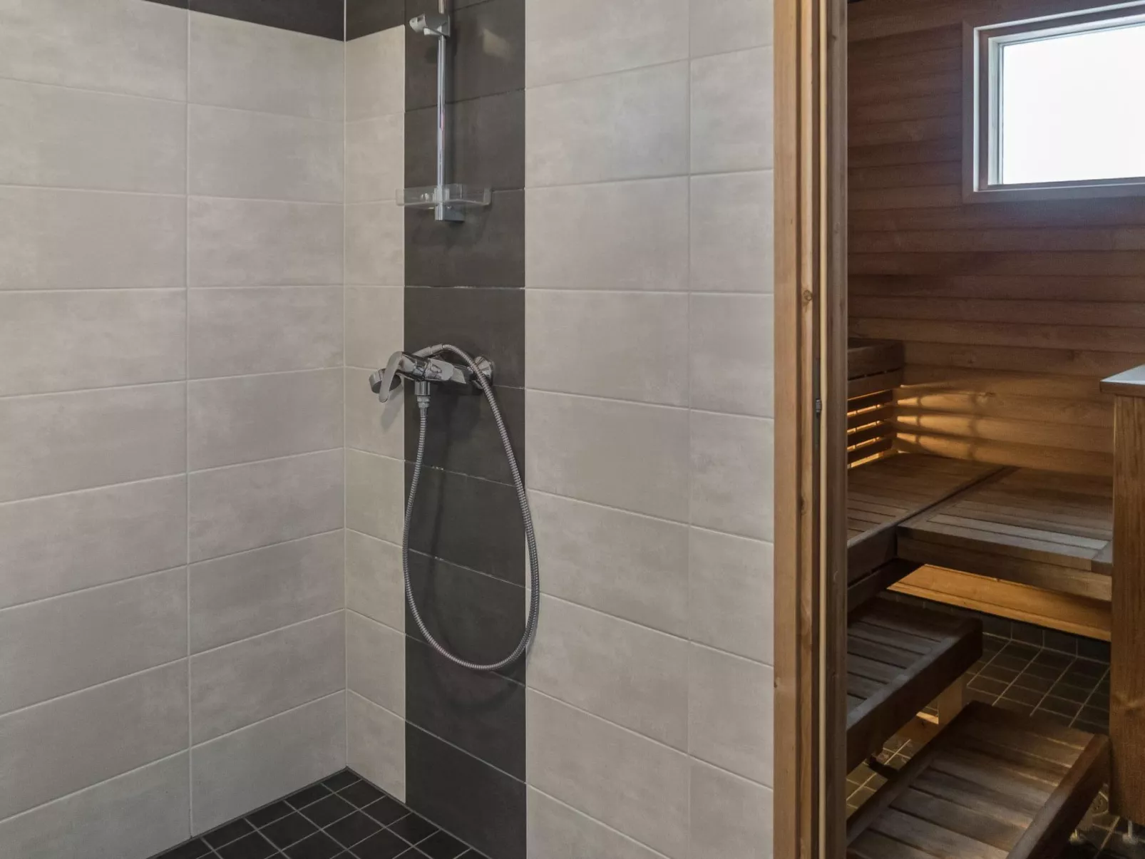 Klz rodoniitti-Binnen