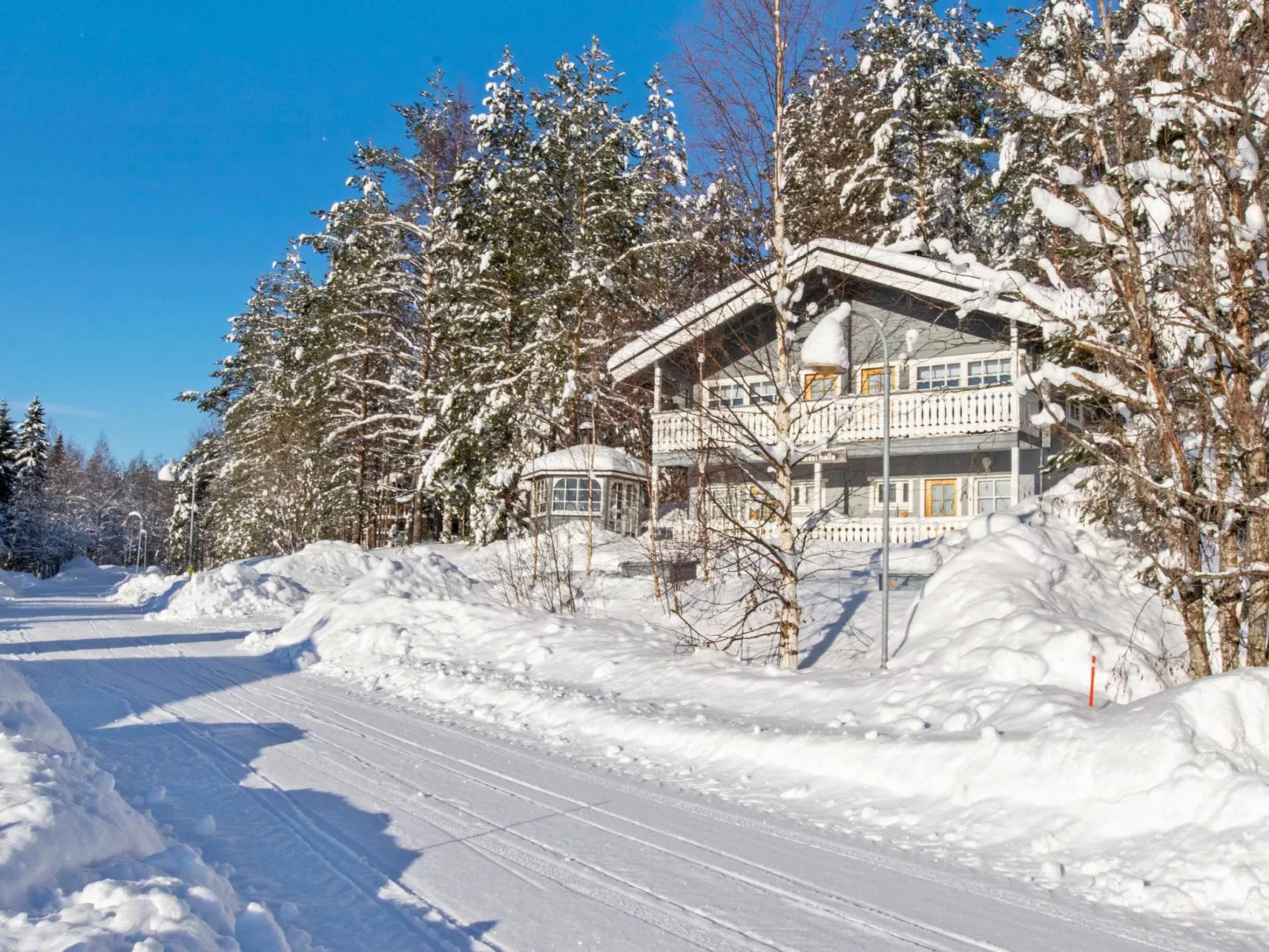 Gasthalla a paritalo-Binnen