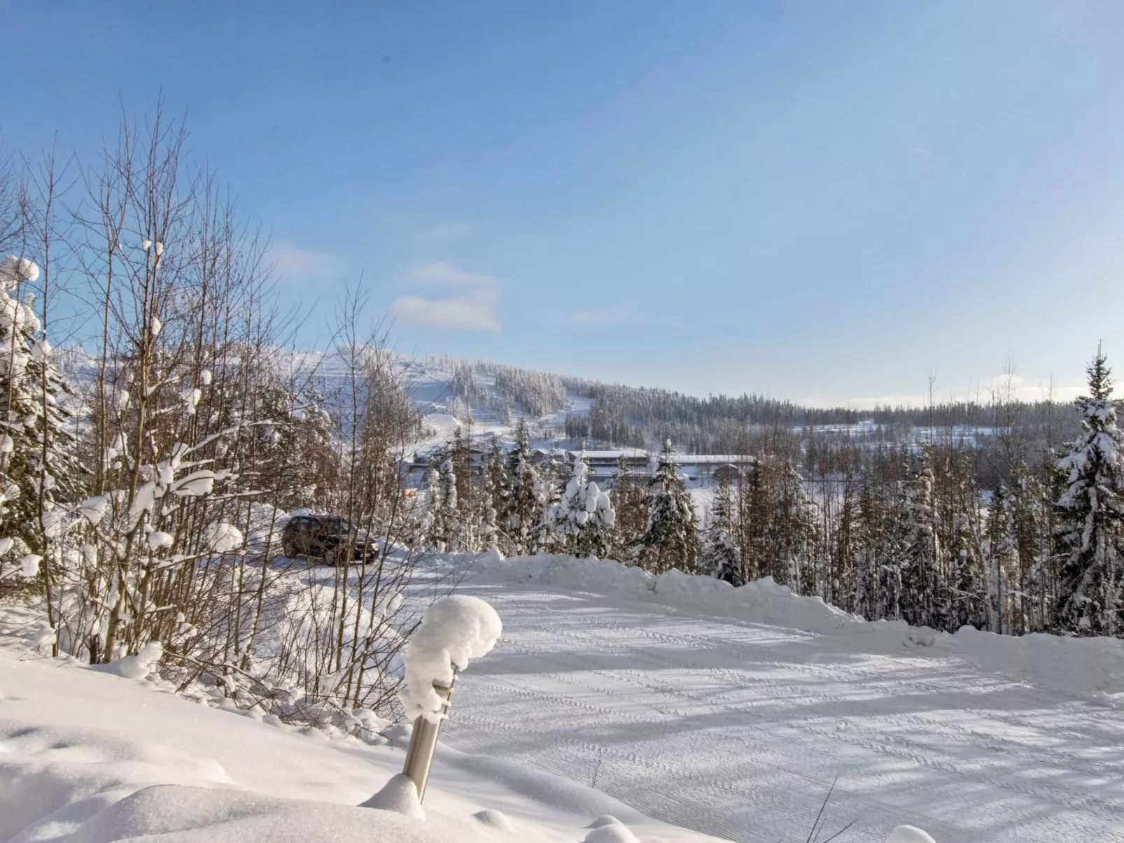 Hallan paroni b paritalo-Binnen