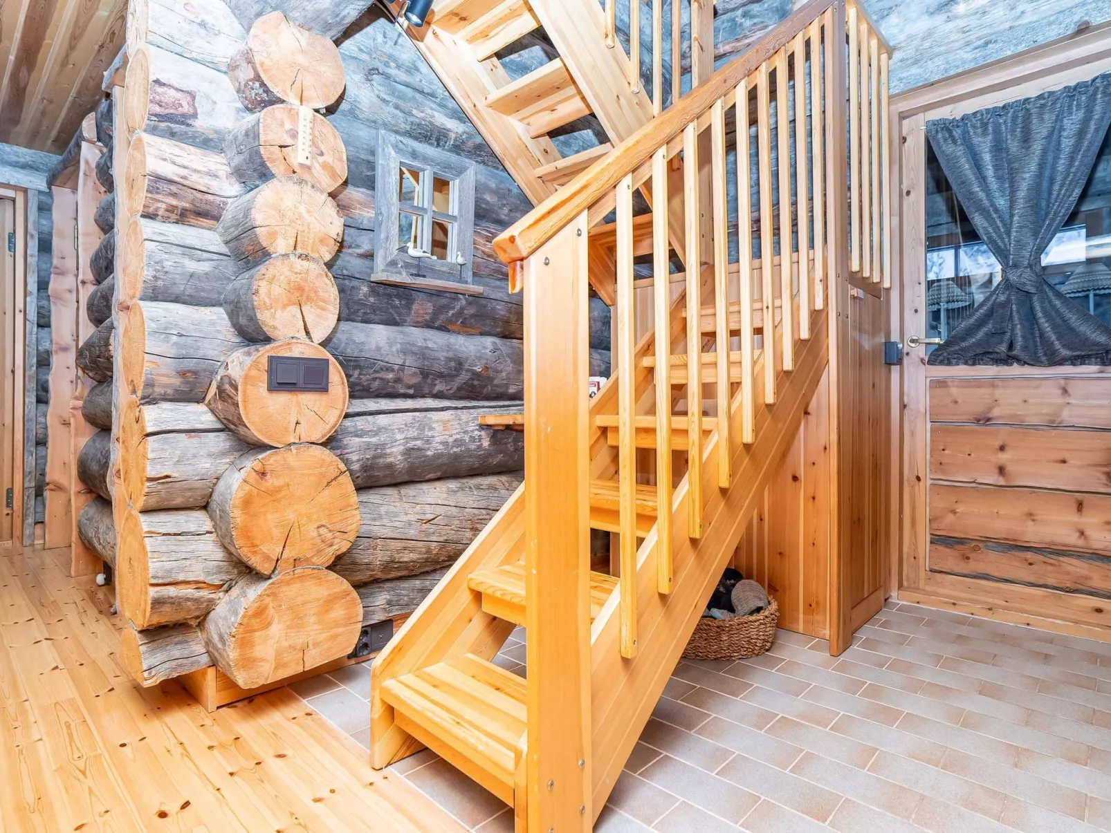 Ruka-rokova 2-Binnen