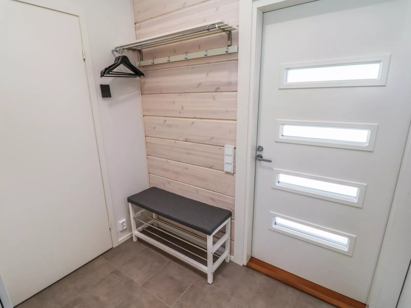 Koukkupolku 5-Binnen