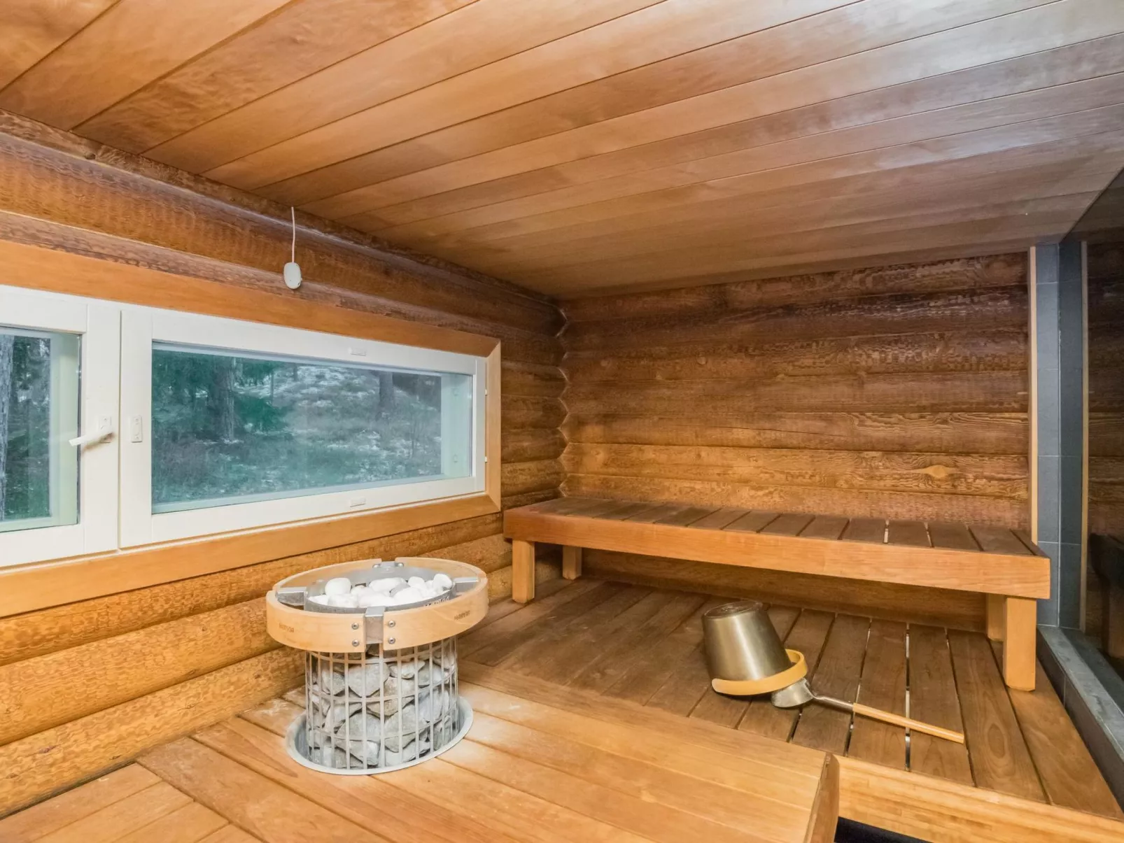 Villa lahnajärvi - Binnen