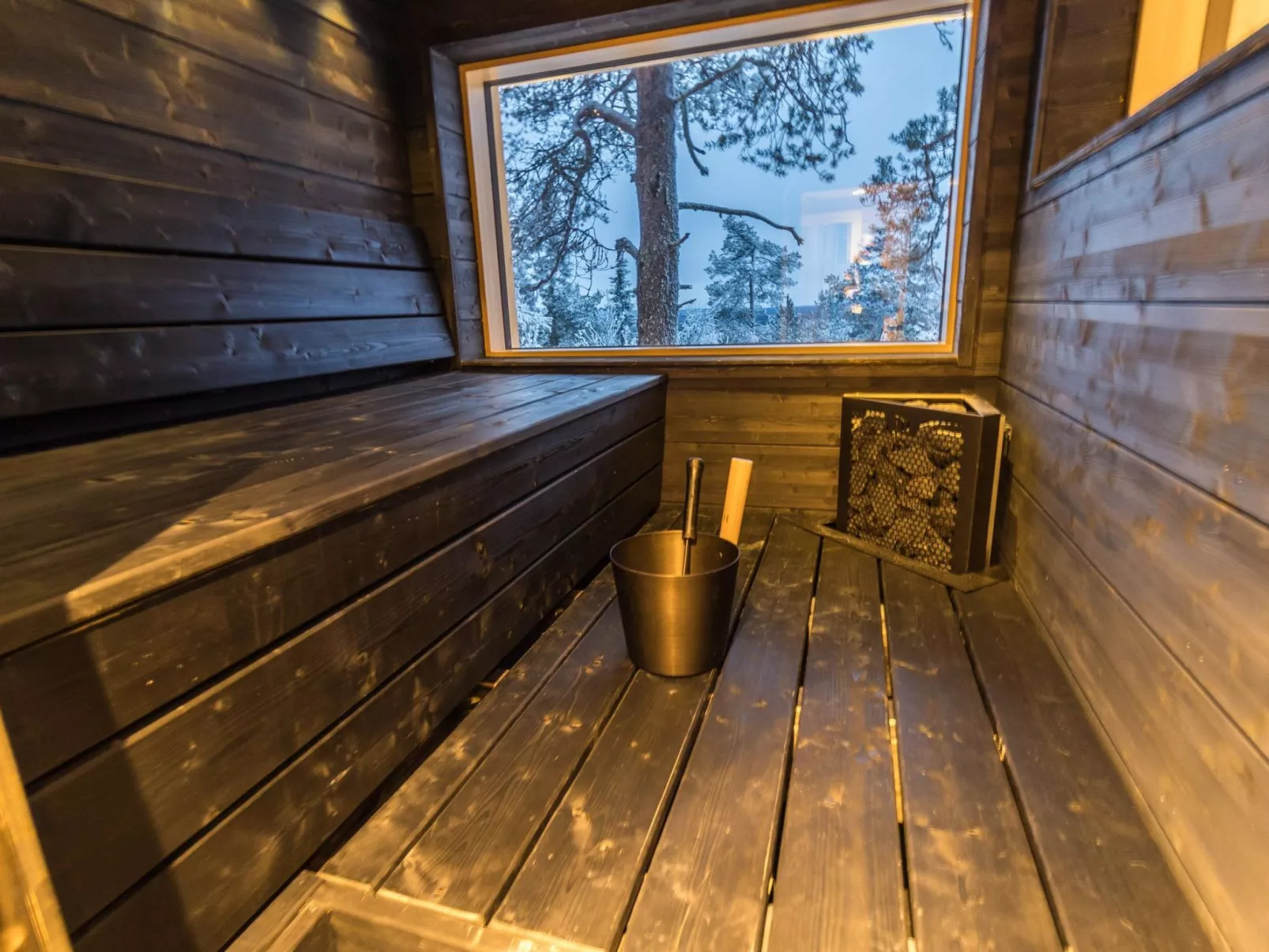 Kelokaltiokylän maja 22-Binnen