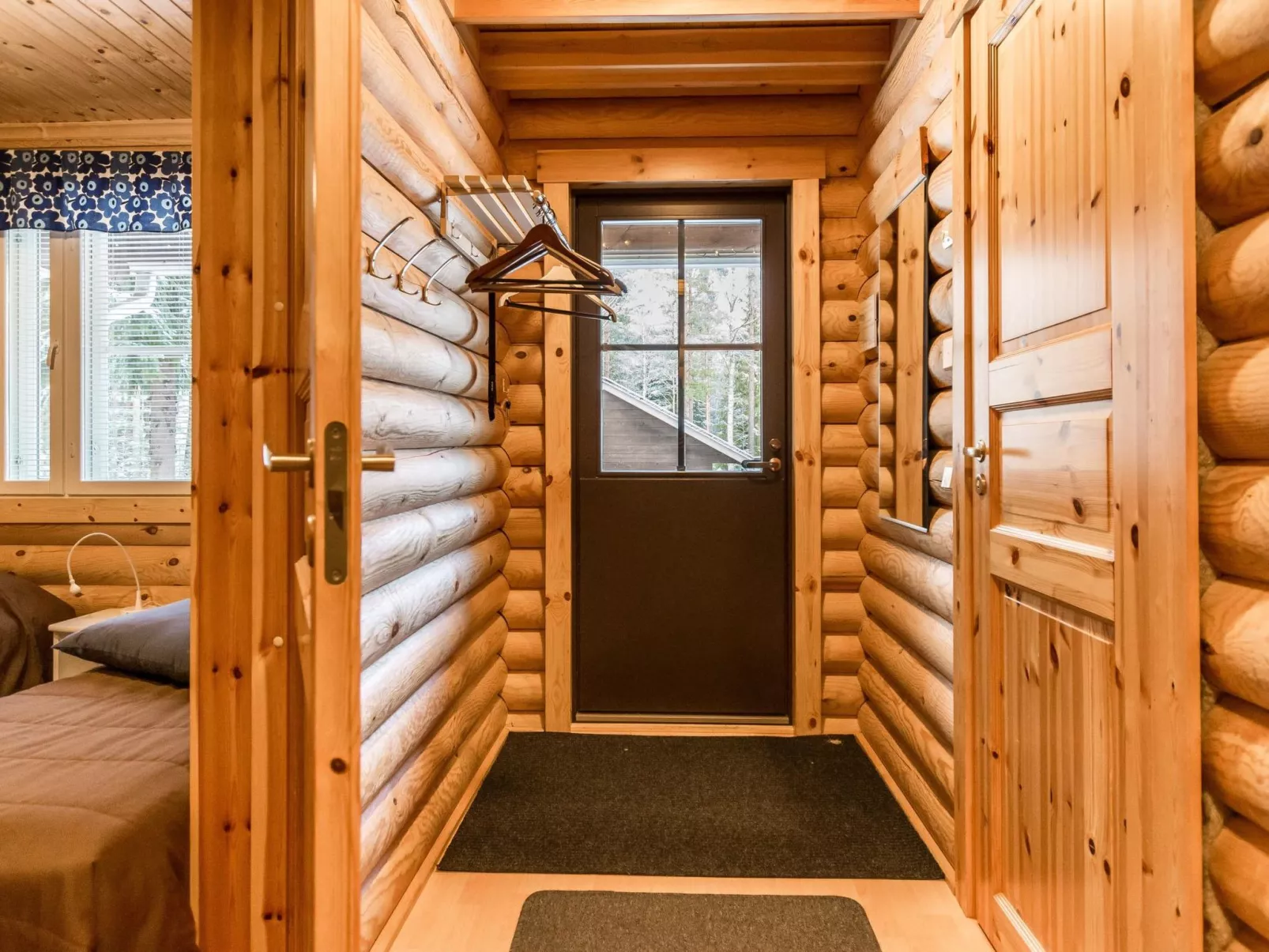 Kilpolan orvokki, pauliina ja karoliina-Binnen