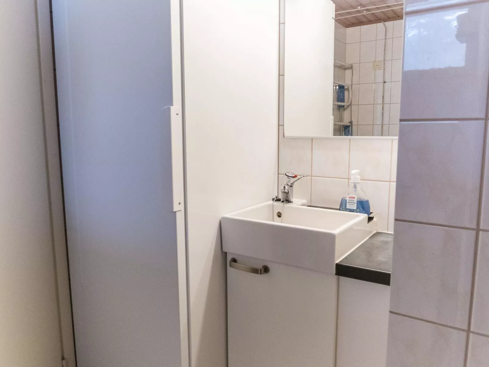 Lomakatti 7 b-Binnen