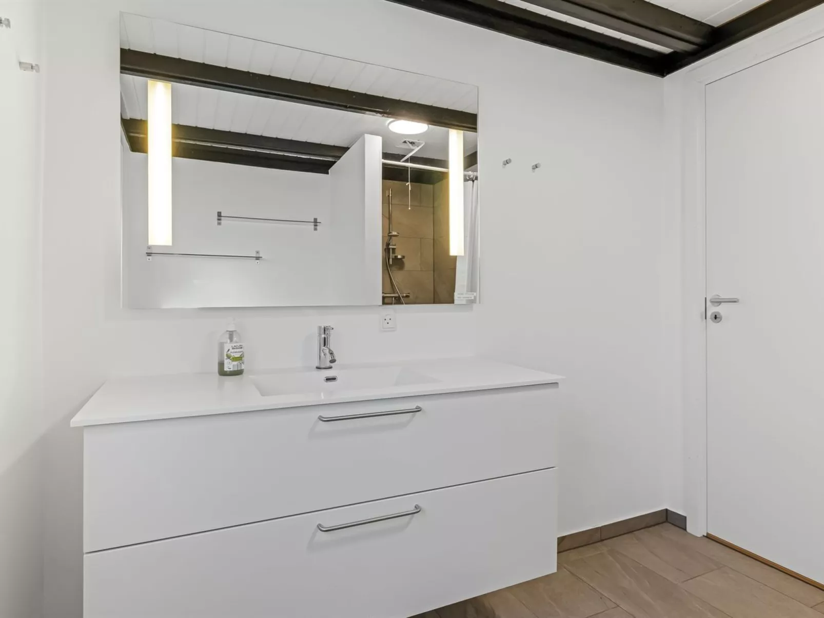 "Ørn" - 5m from the sea-Binnen