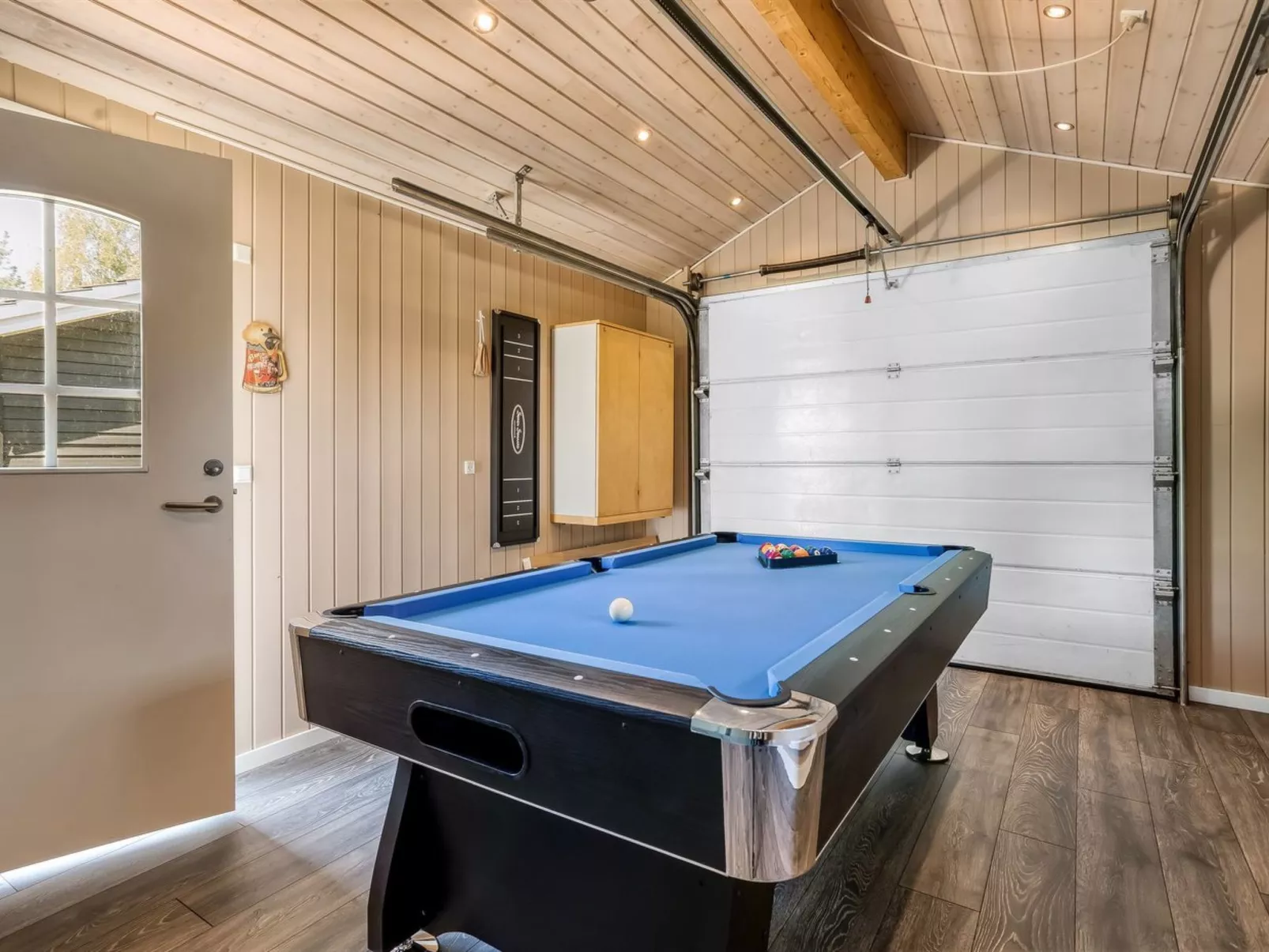 "Marlena" - 1.1km from the sea-Binnen