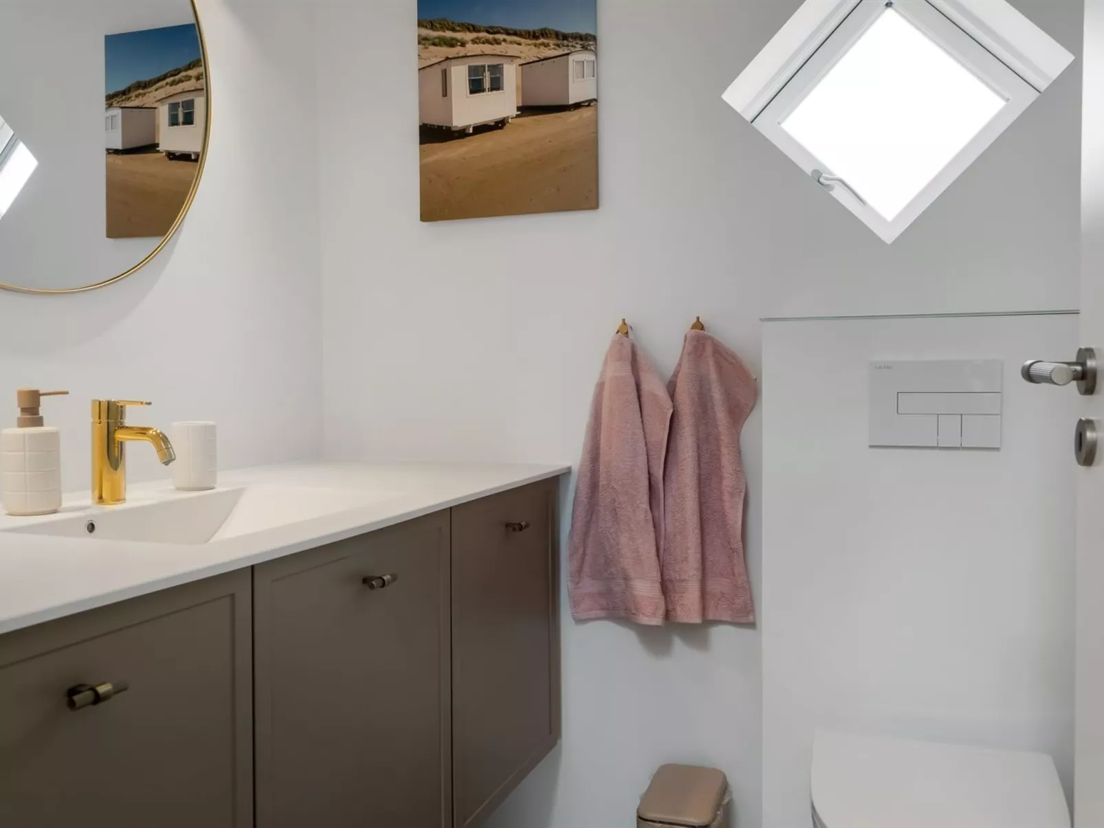 "Tessa" - 500m from the sea-Binnen