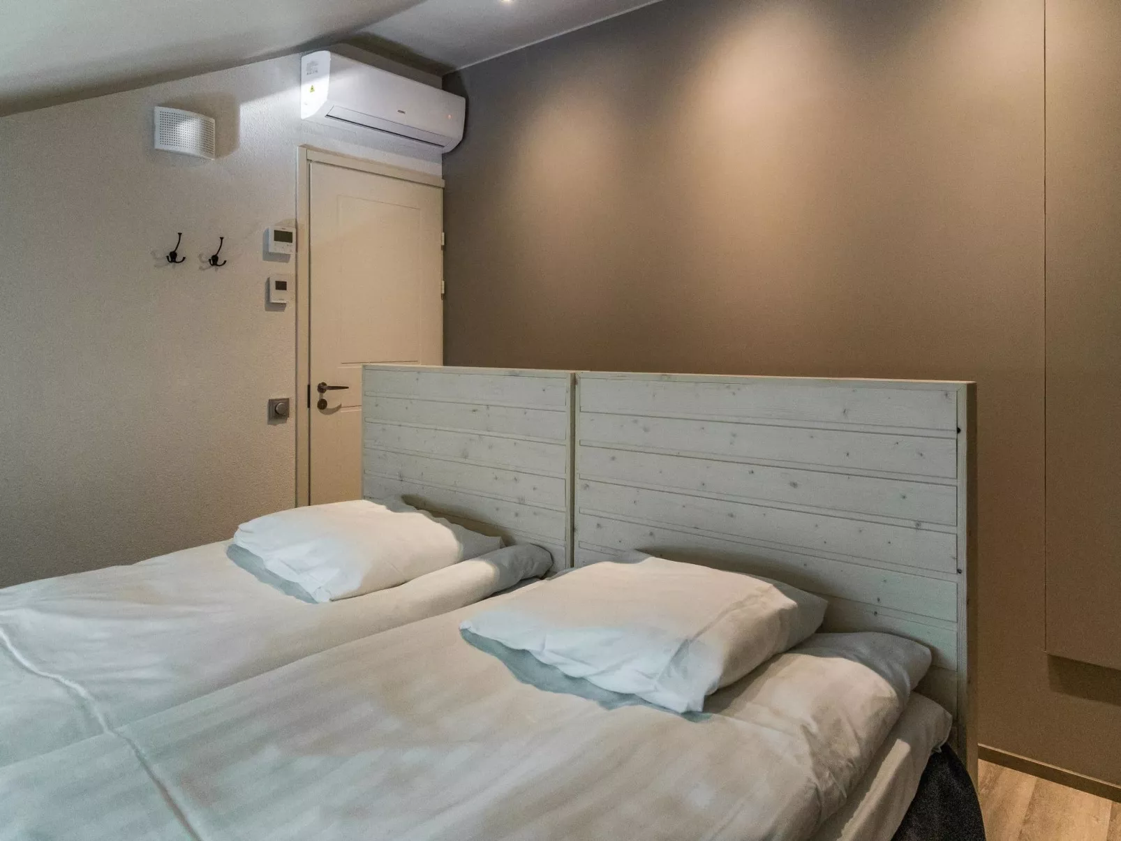 Uniikki 75, c402-Binnen