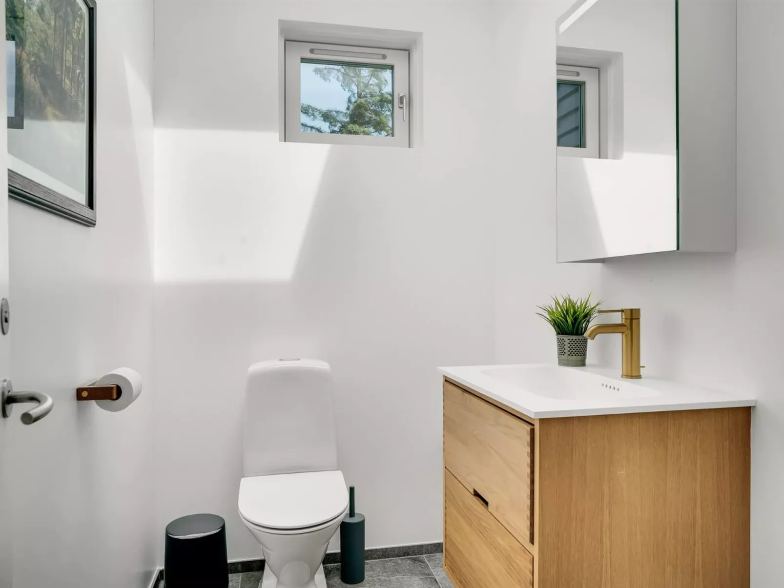 "Jonas" -  from the sea-Binnen