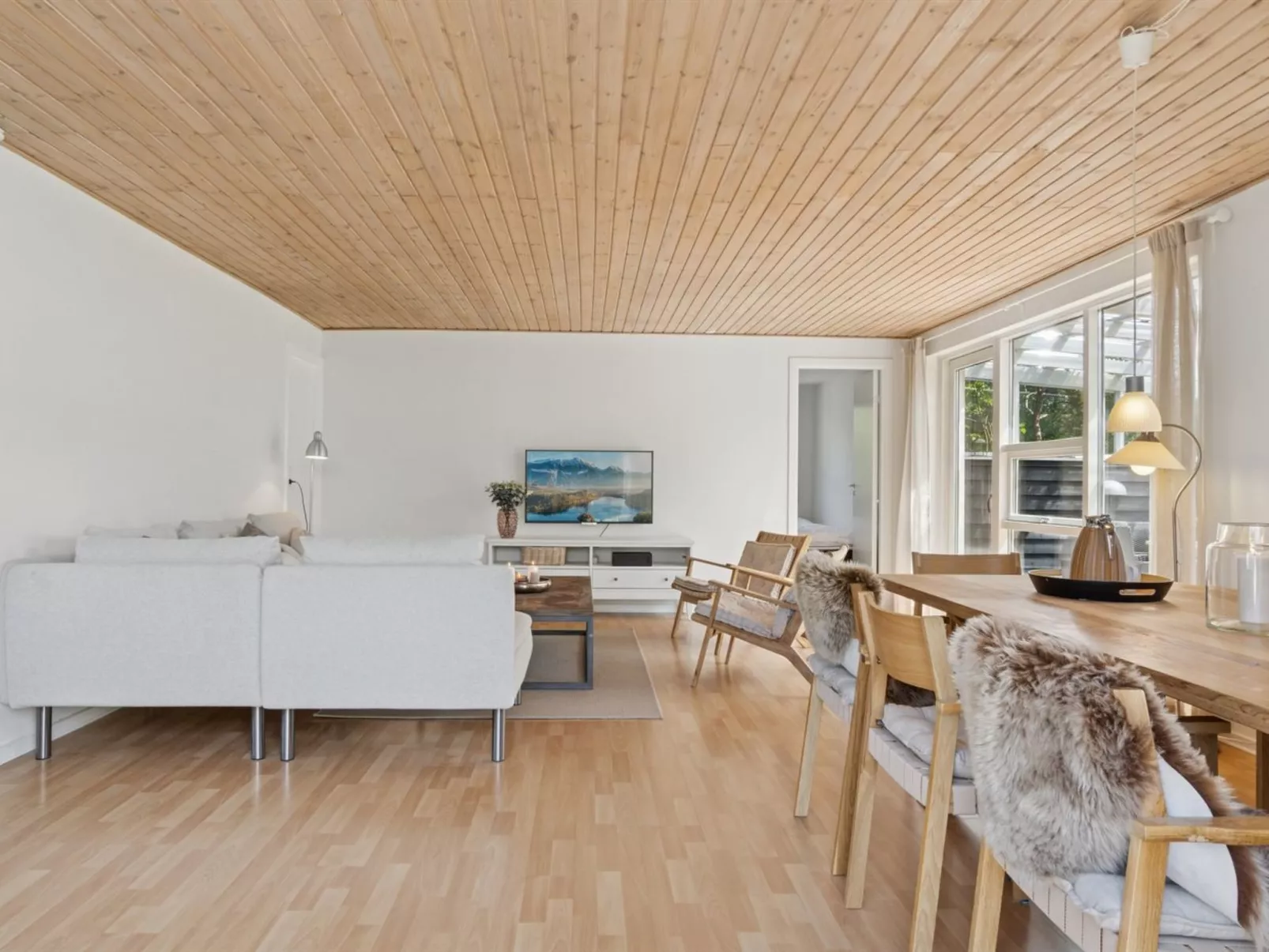 "Annabeth" - 850m from the sea-Binnen