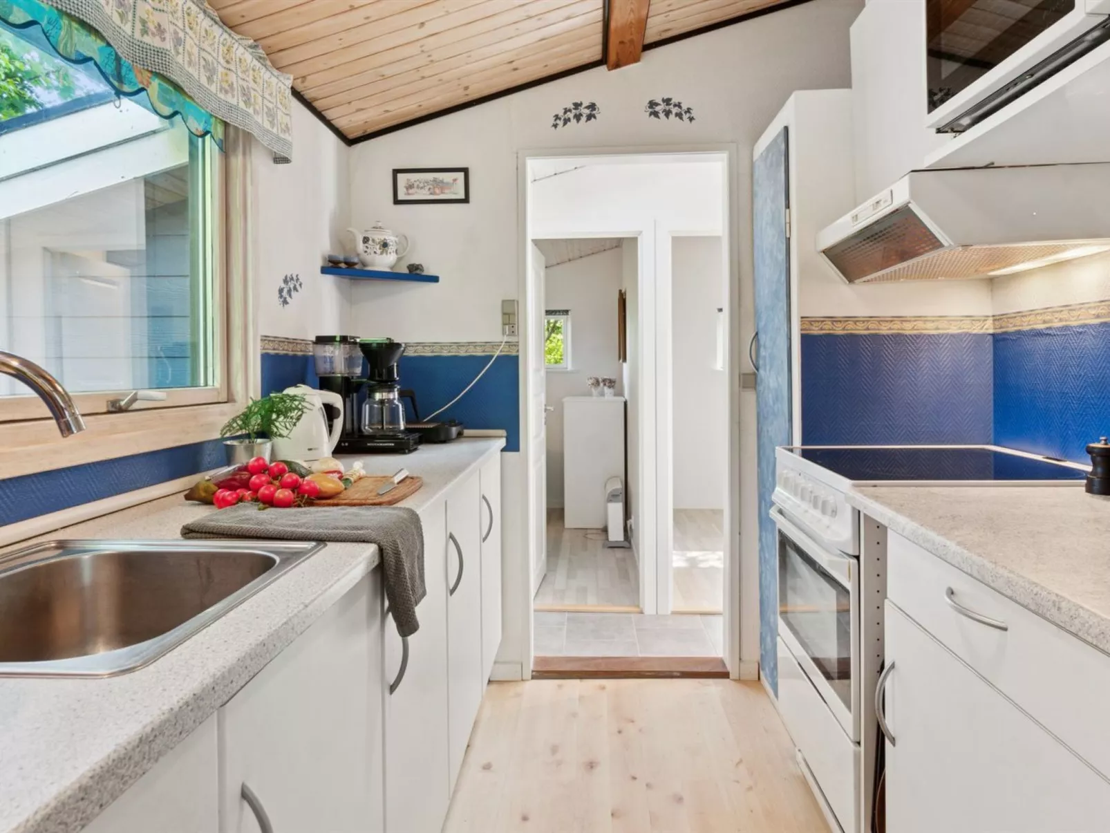 "Alfa" - 350m from the sea-Binnen