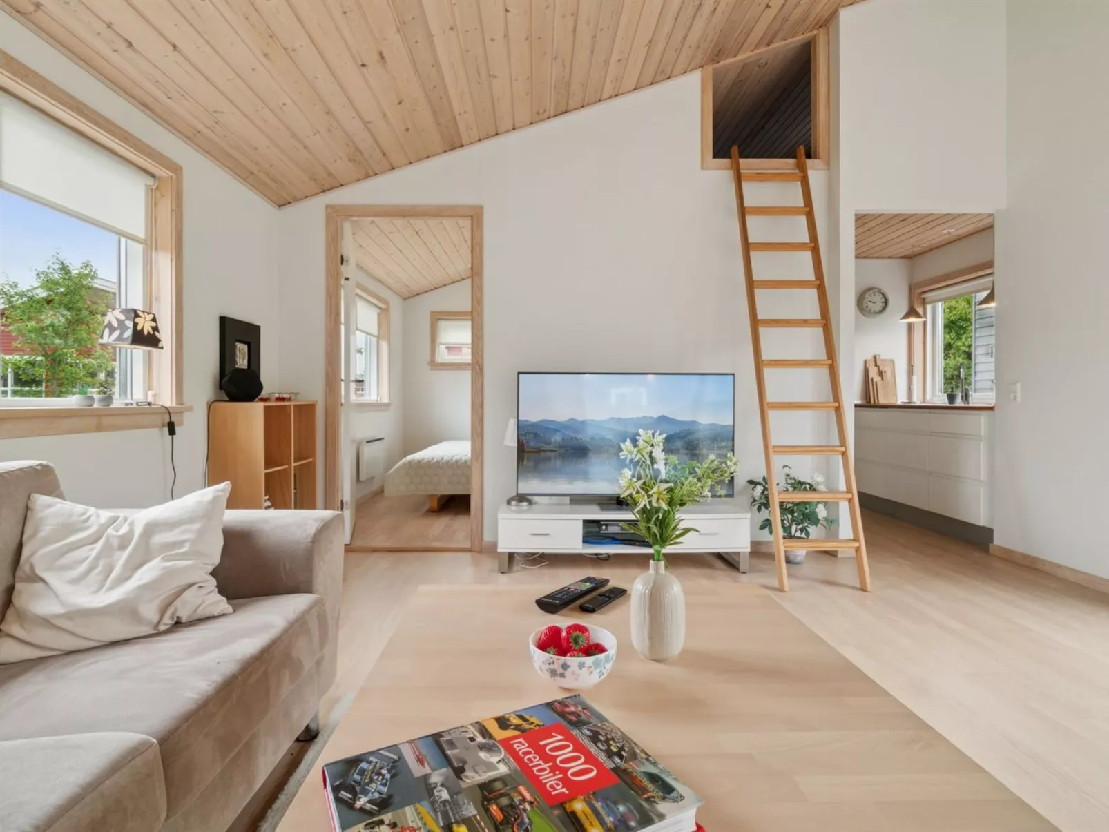 "Ilta" - 2.8km from the sea-Binnen