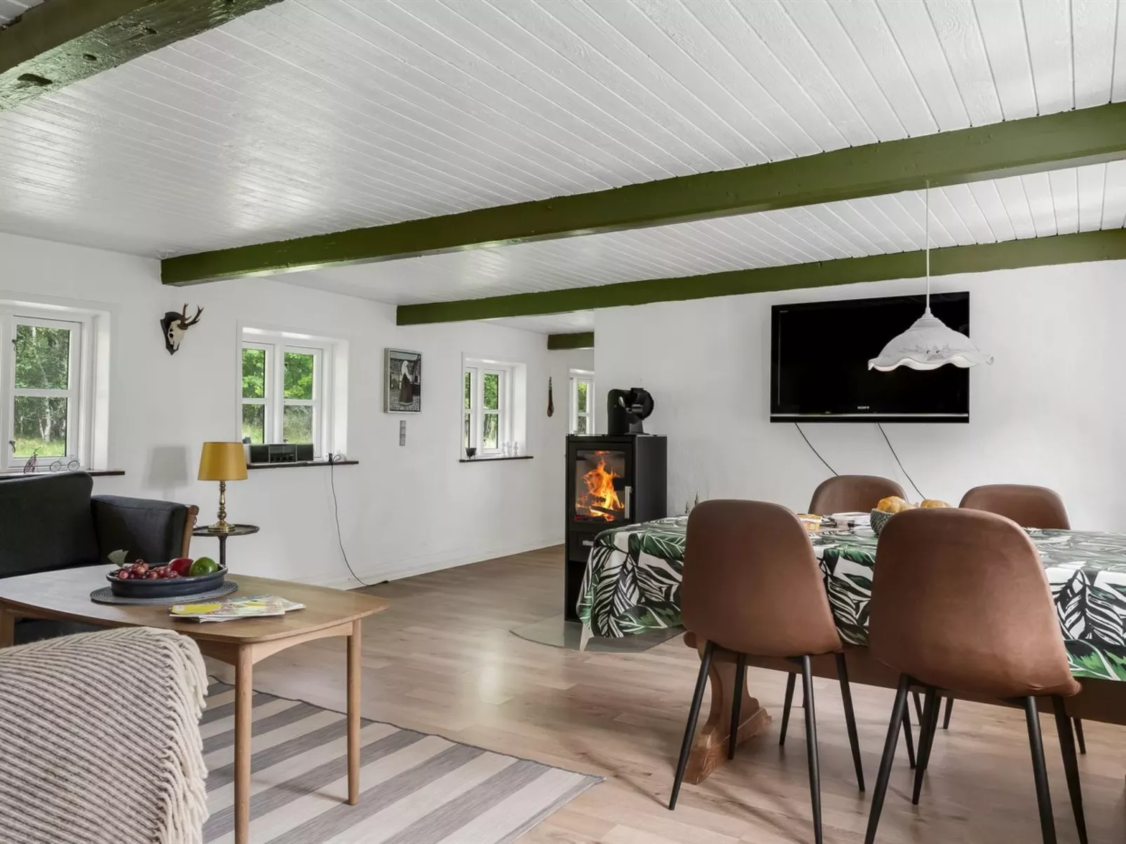 "Aatos" - 2km from the sea-Binnen