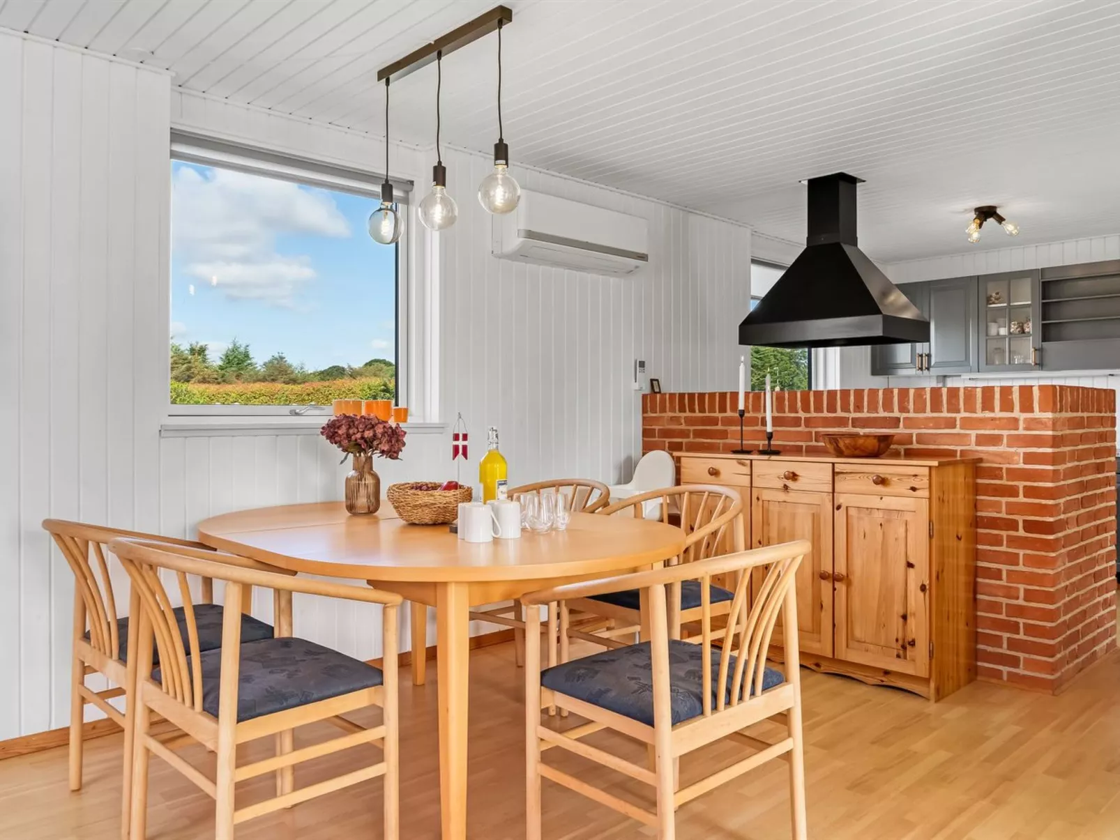 "Lillan" -  from the sea-Binnen