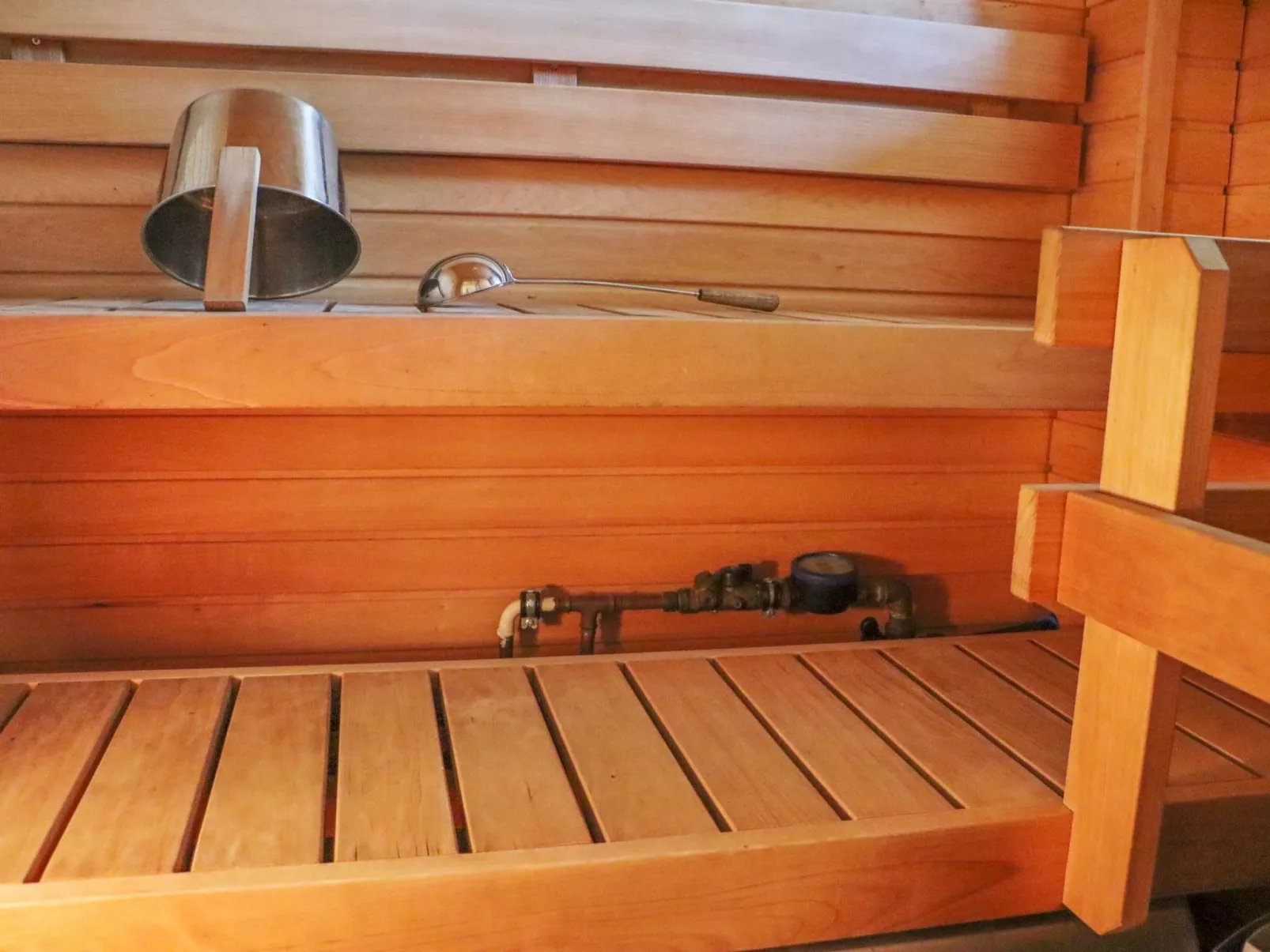 Mukalilla, paritalo sis loppusiivouksen-Binnen