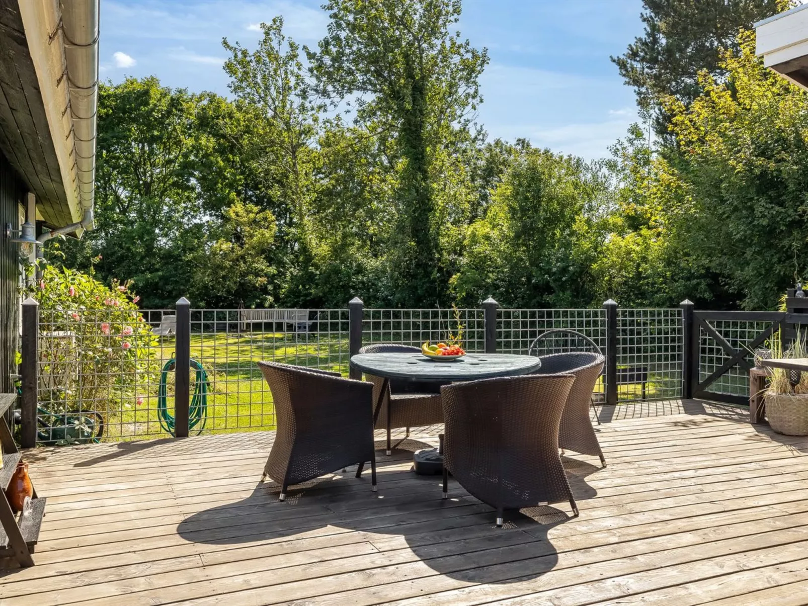 "Voitto" - 1km to the fjord-Buiten