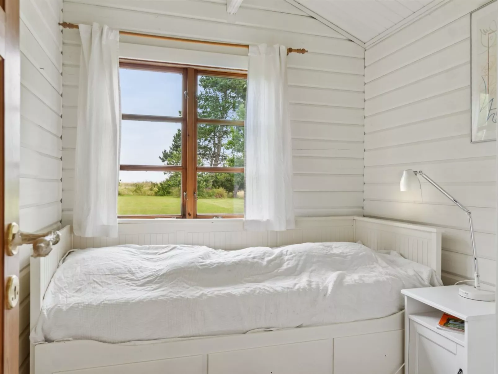 "Kjell" - 25m from the sea-Binnen