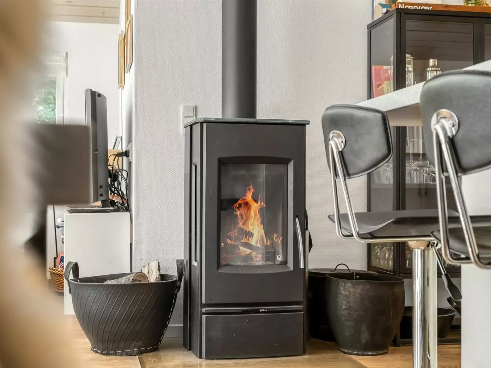 "Swarthofthi" - 340m to the fjord-Binnen