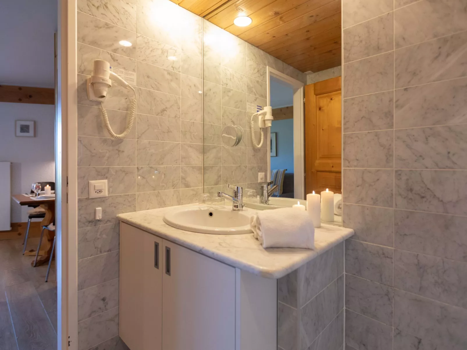 Le Bristol A25-Binnen