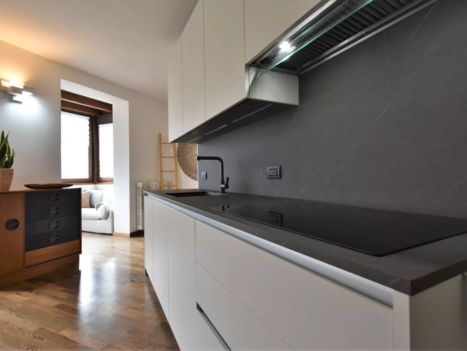 Valley View Pool Apartment-Binnen