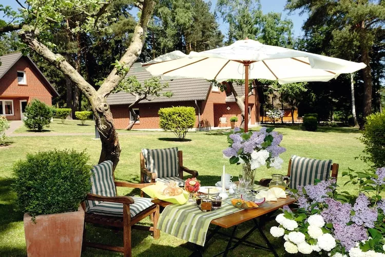 Ferienhaus in Plau am See 3SZ-Tuinen zomer