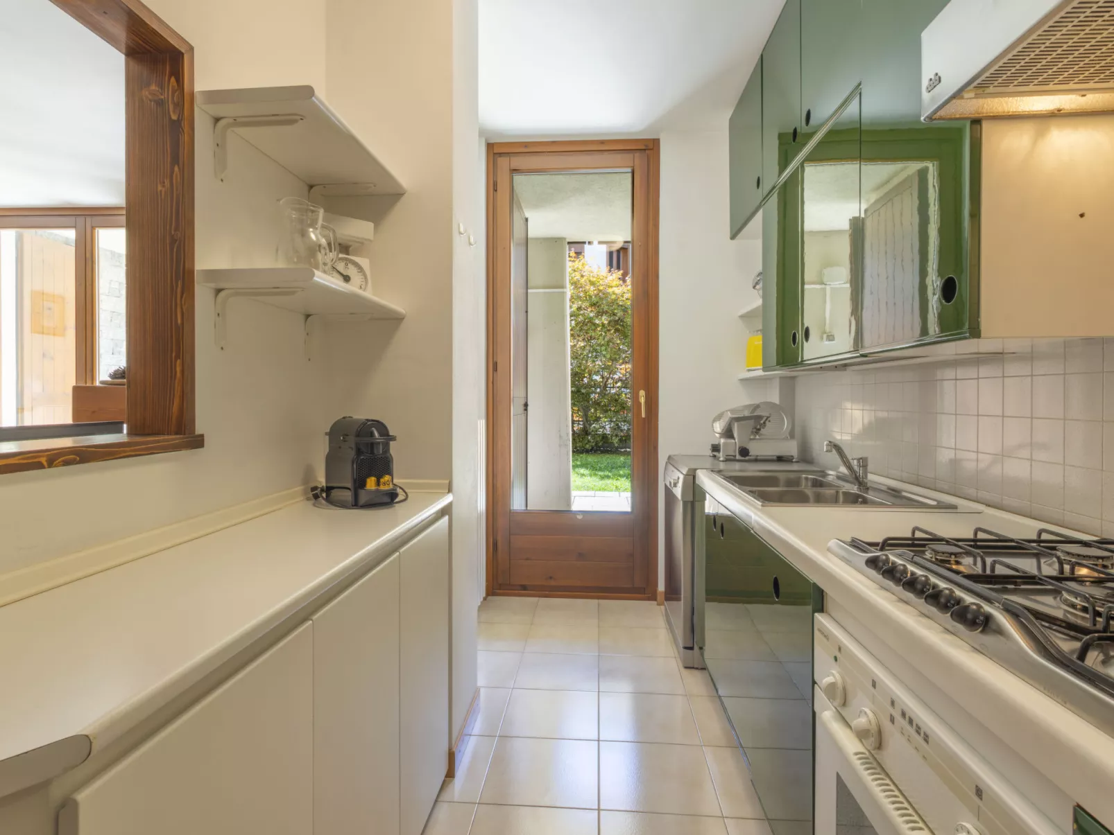 Monte Confinale Garden View-Binnen