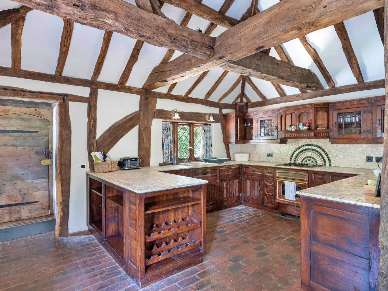 Sandhill Cottage with Hot Tub-Binnen