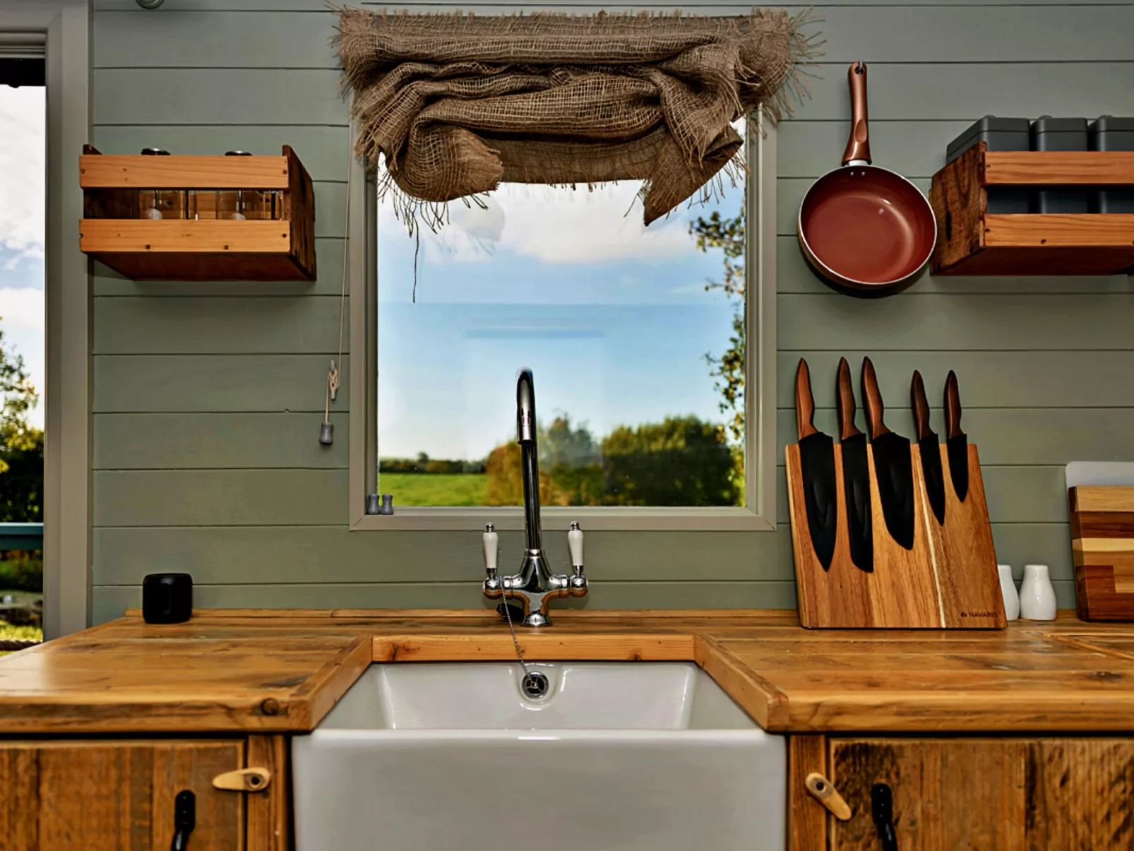 'Joan' Shepherds Hut-Binnen