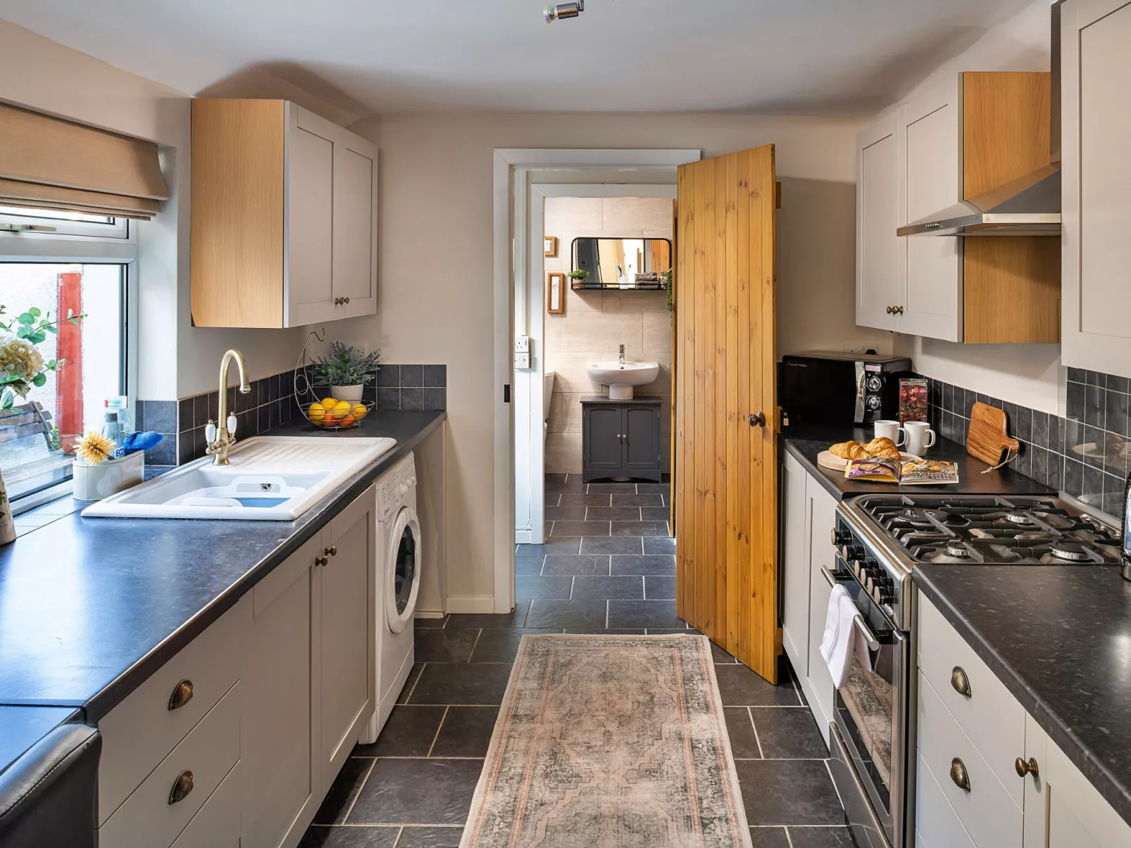 Bwthyn Llechi (Slate Cottage)-Binnen