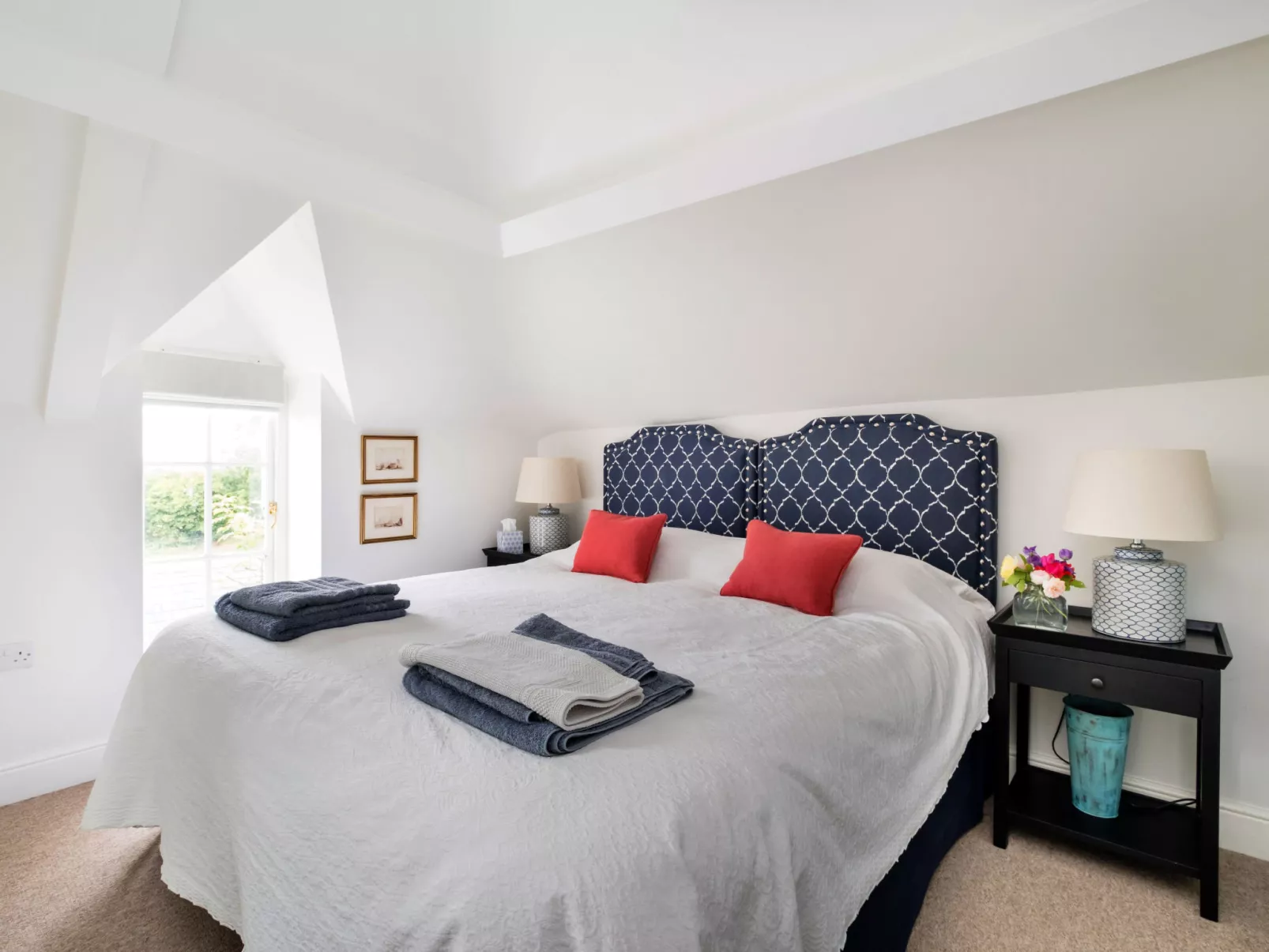 Coach House Wellbeing Retreat-Binnen