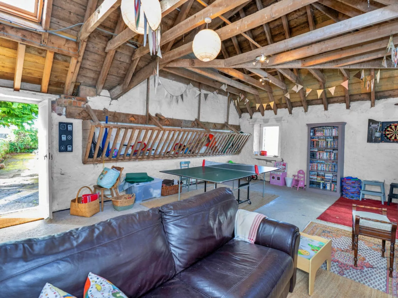 The Wheel House-Binnen