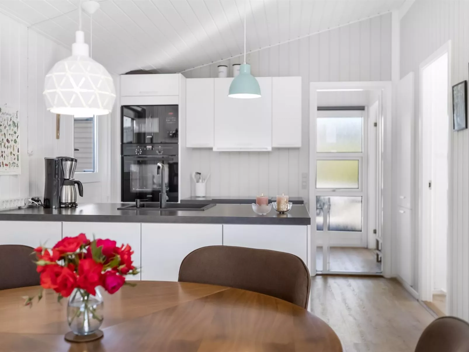 "Quanna" - 450m from the sea-Binnen