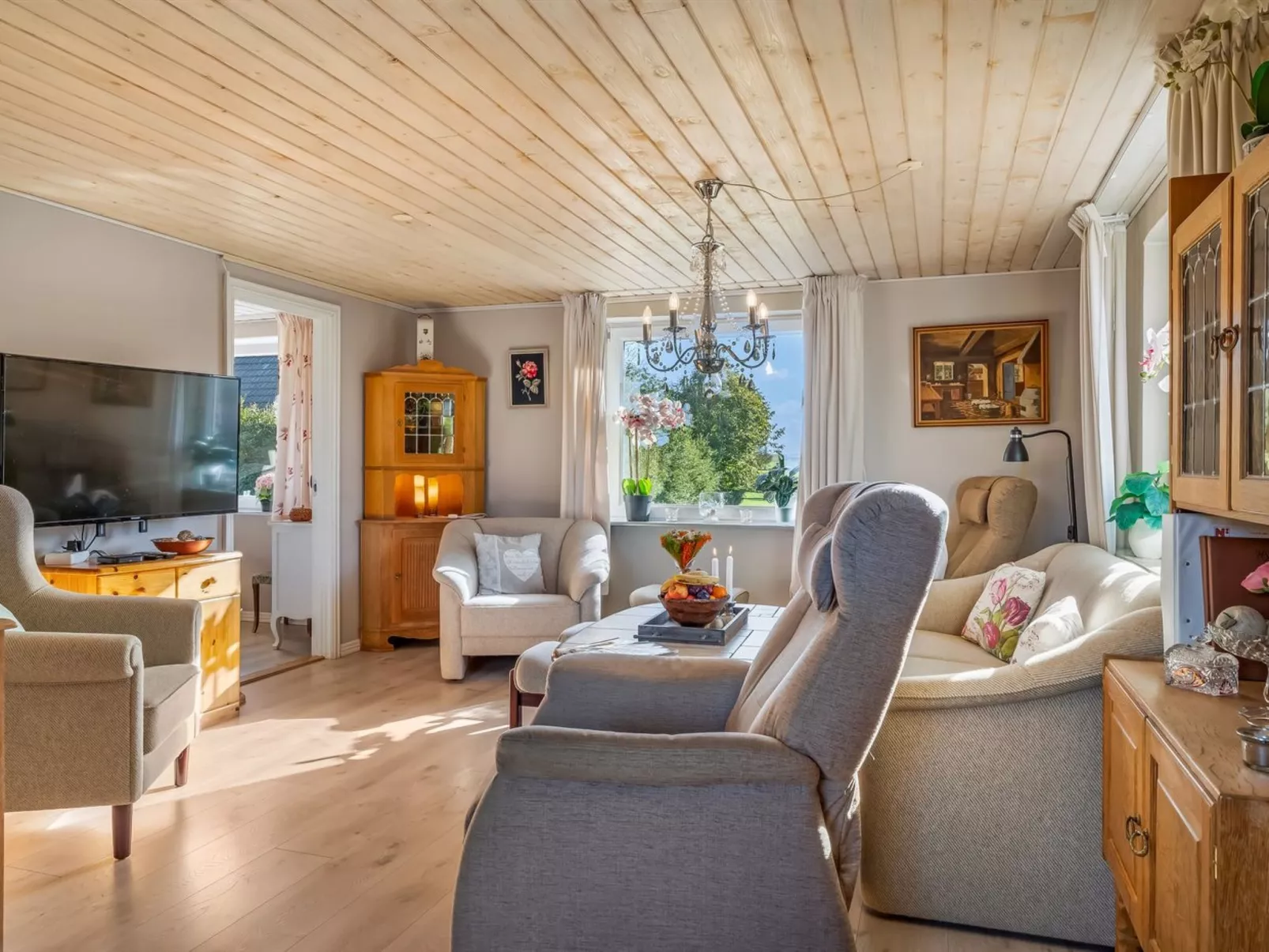 "Missa" - 2km to the fjord-Binnen