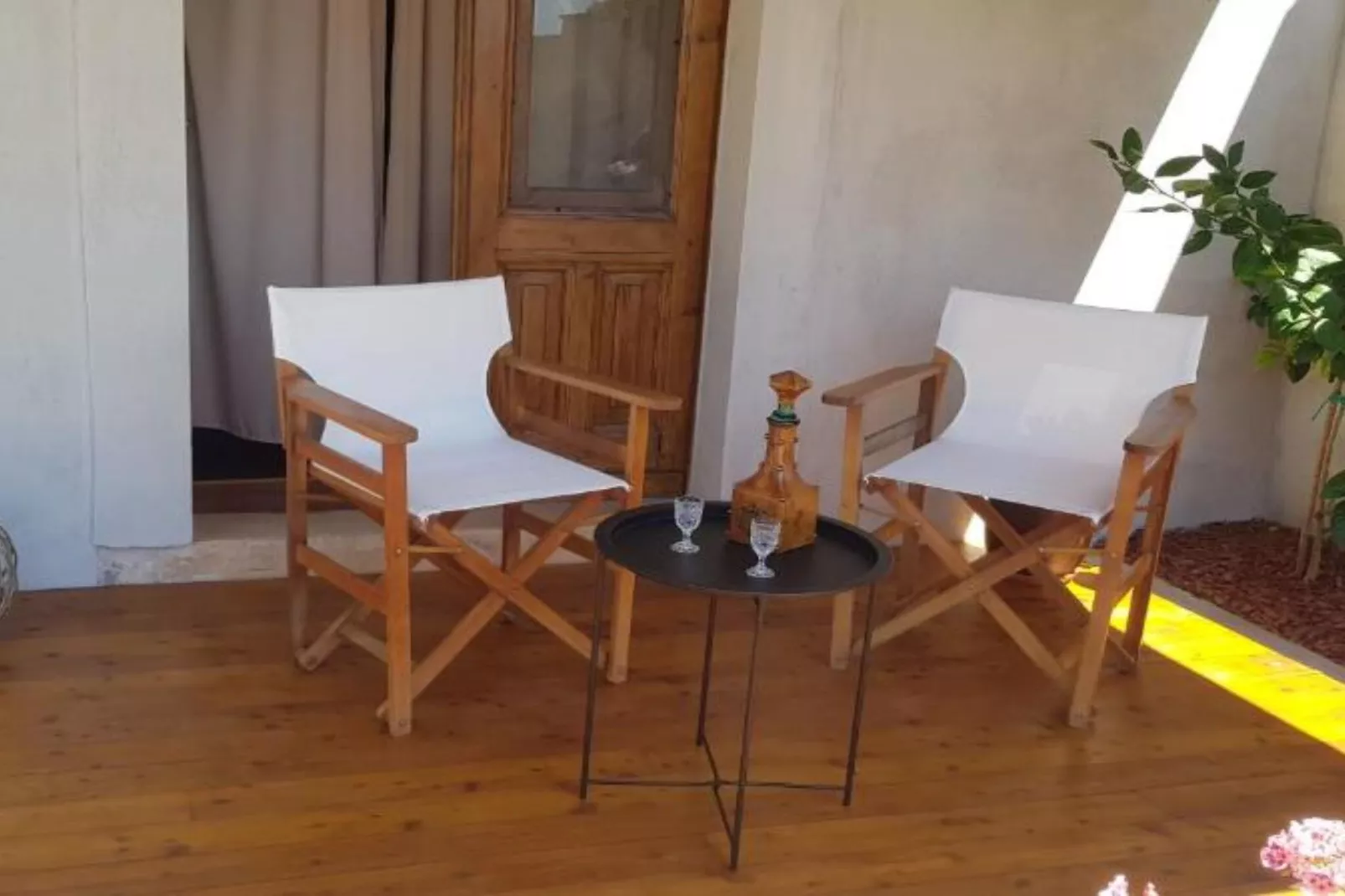 Superior one bedroom apartment ( First floor)-(A1)-Buitenlucht