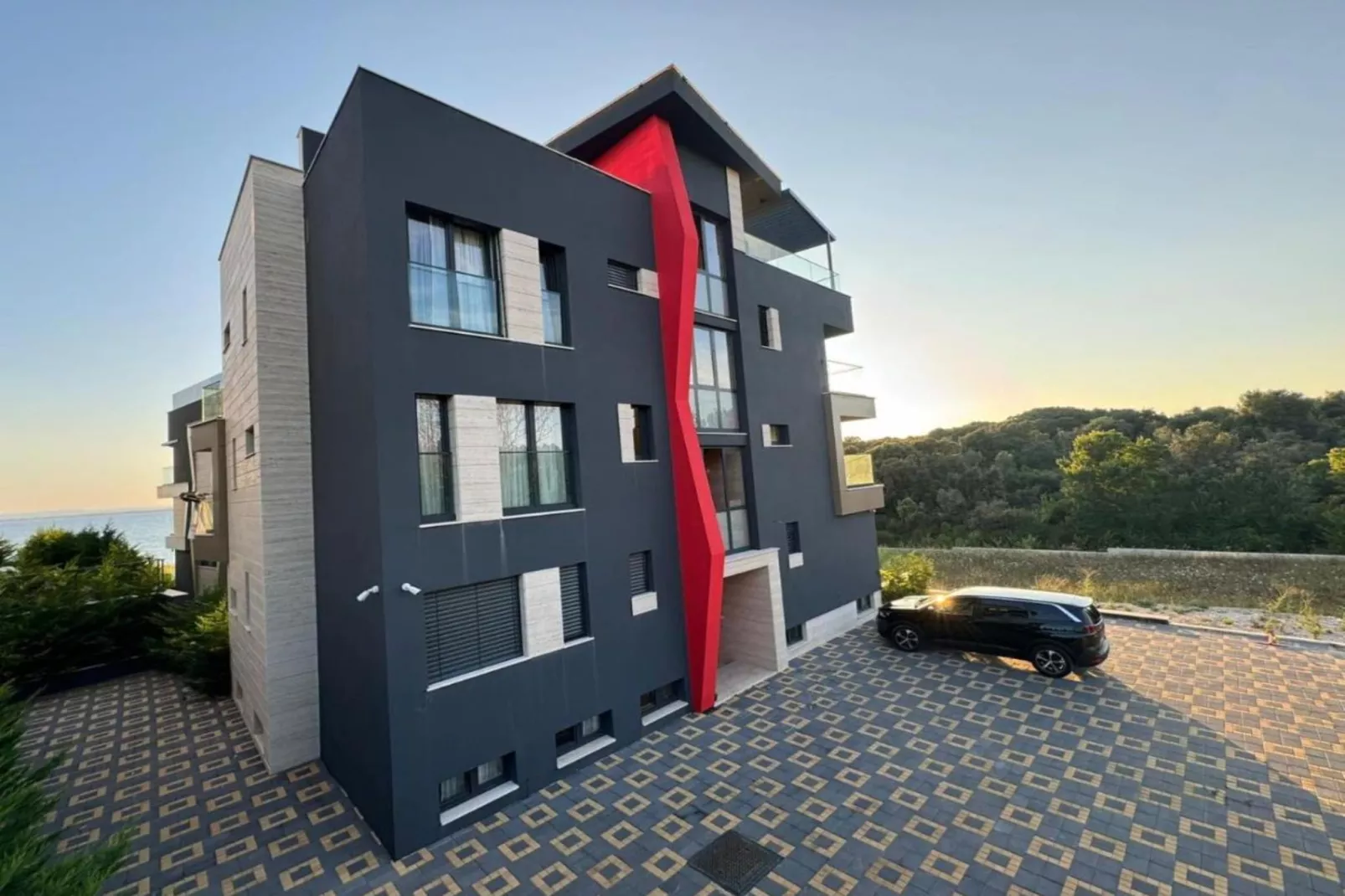 Leonarda Waterfront Residences- One-Bedroom Apartment With Terrace (The Sunset One) -S2-Buitenlucht