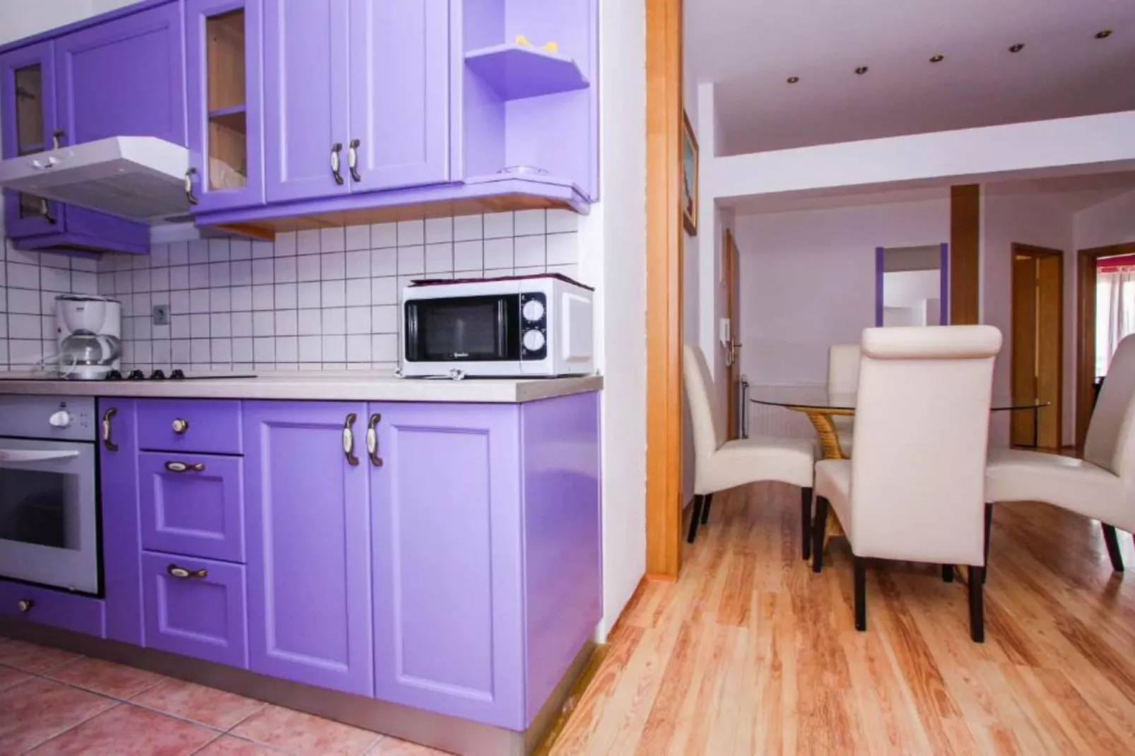 Peaceful Apartments With Style  - Two Bedroom Bedroom Apartment-Buitenlucht