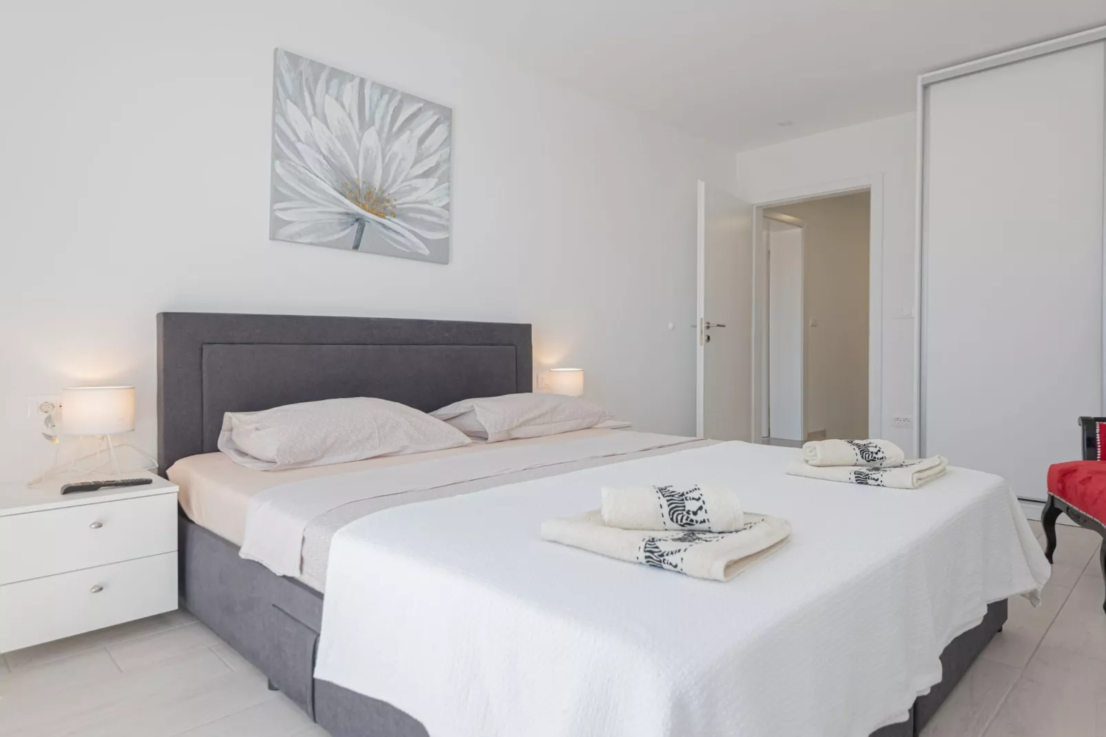 Four-Bedroom Villa With Pool-Slaapkamer