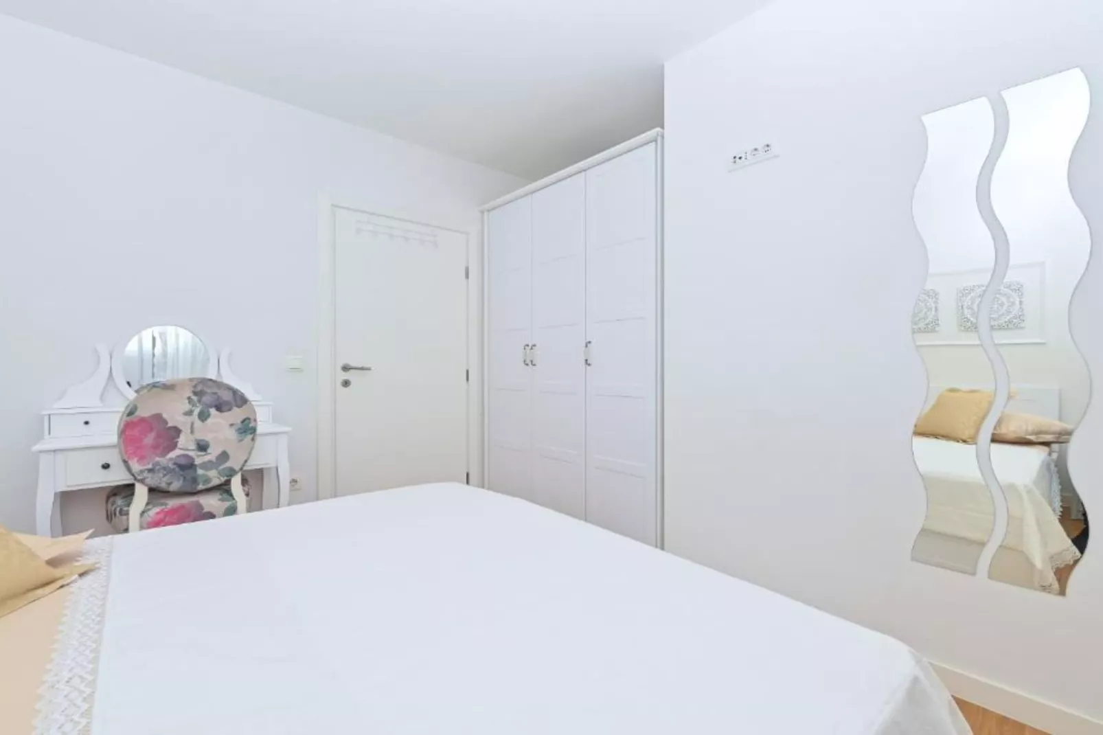 Apartment Hani 2 - Two Bedroom Apartment With Balcony And Sea View-Slaapkamer