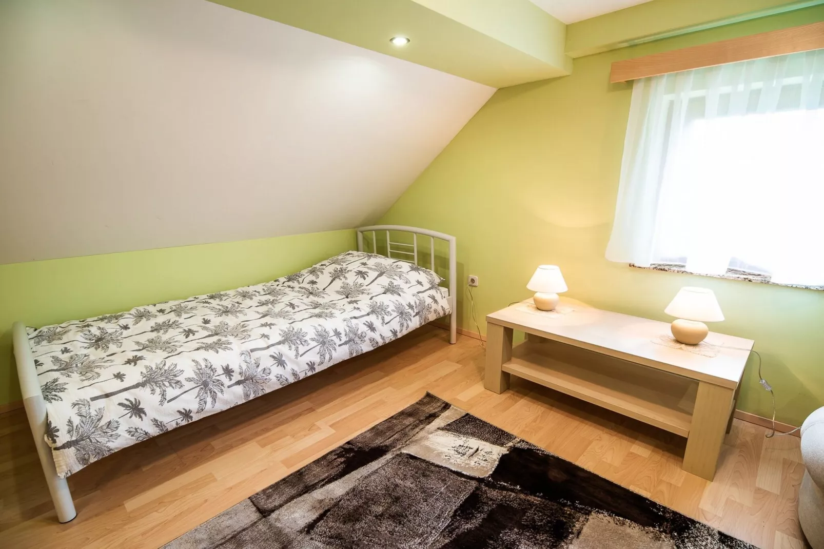 Golden Horizon Holiday Home with Terrace and Garden - One Bedroom Holiday Home with Terrace and Garden