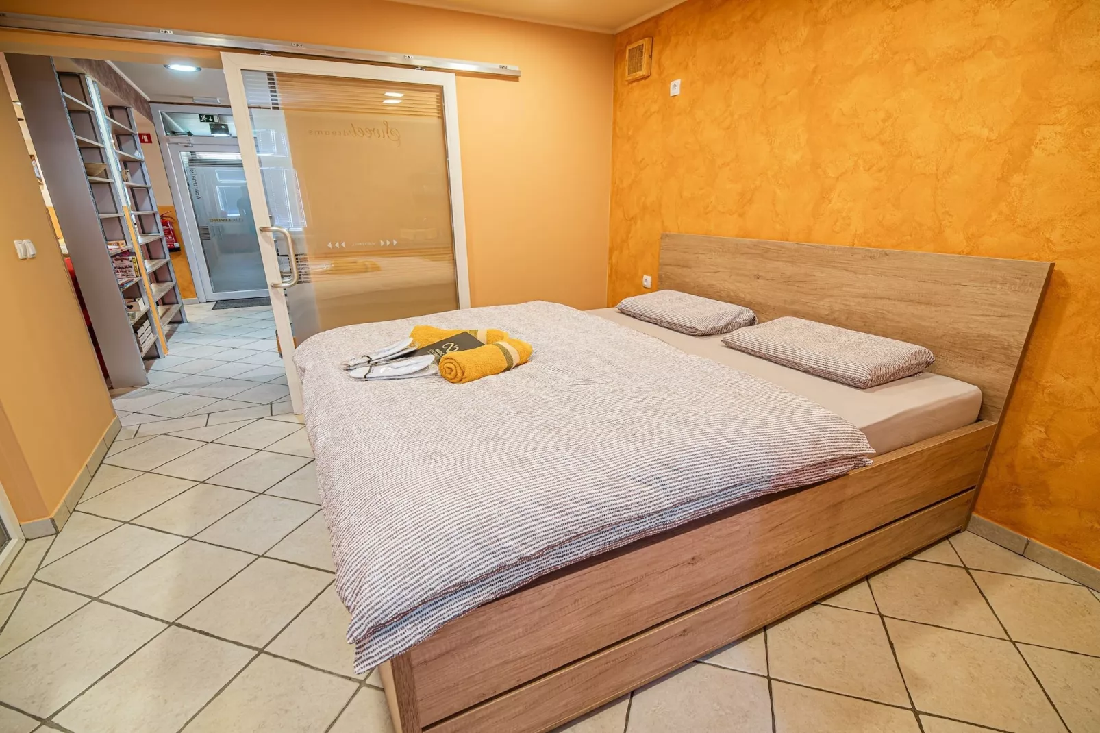 Elegant and Stylish Retreat Apartments with Terrace - Two Bedroom Apartment with Terrace