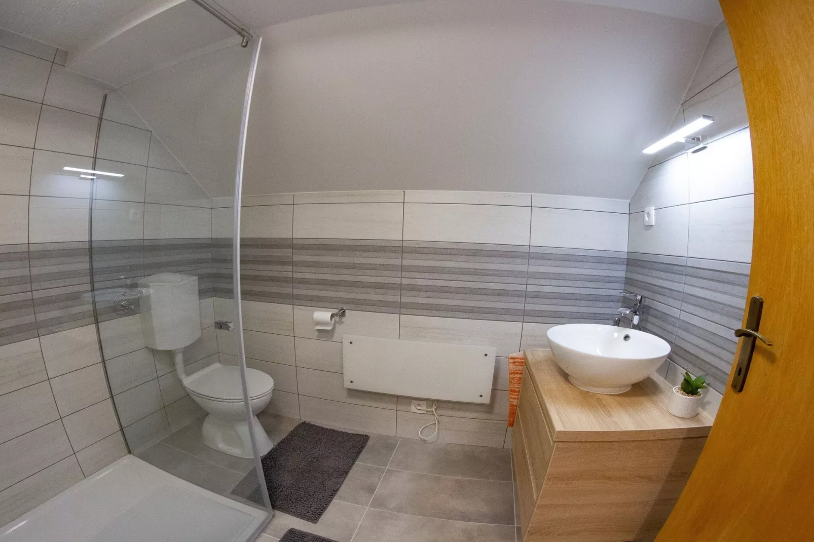 Hillside Haven Holiday Home with Sauna and Hot-Tub - One Bedroom Holiday Home with Sauna and Hot-Tub-Badkamer