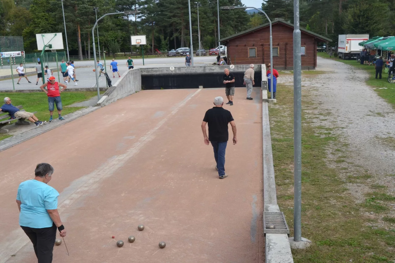 Delightful Cozy Riverside Apartment - One Bedroom Apartment with Terrace-Buitenlucht