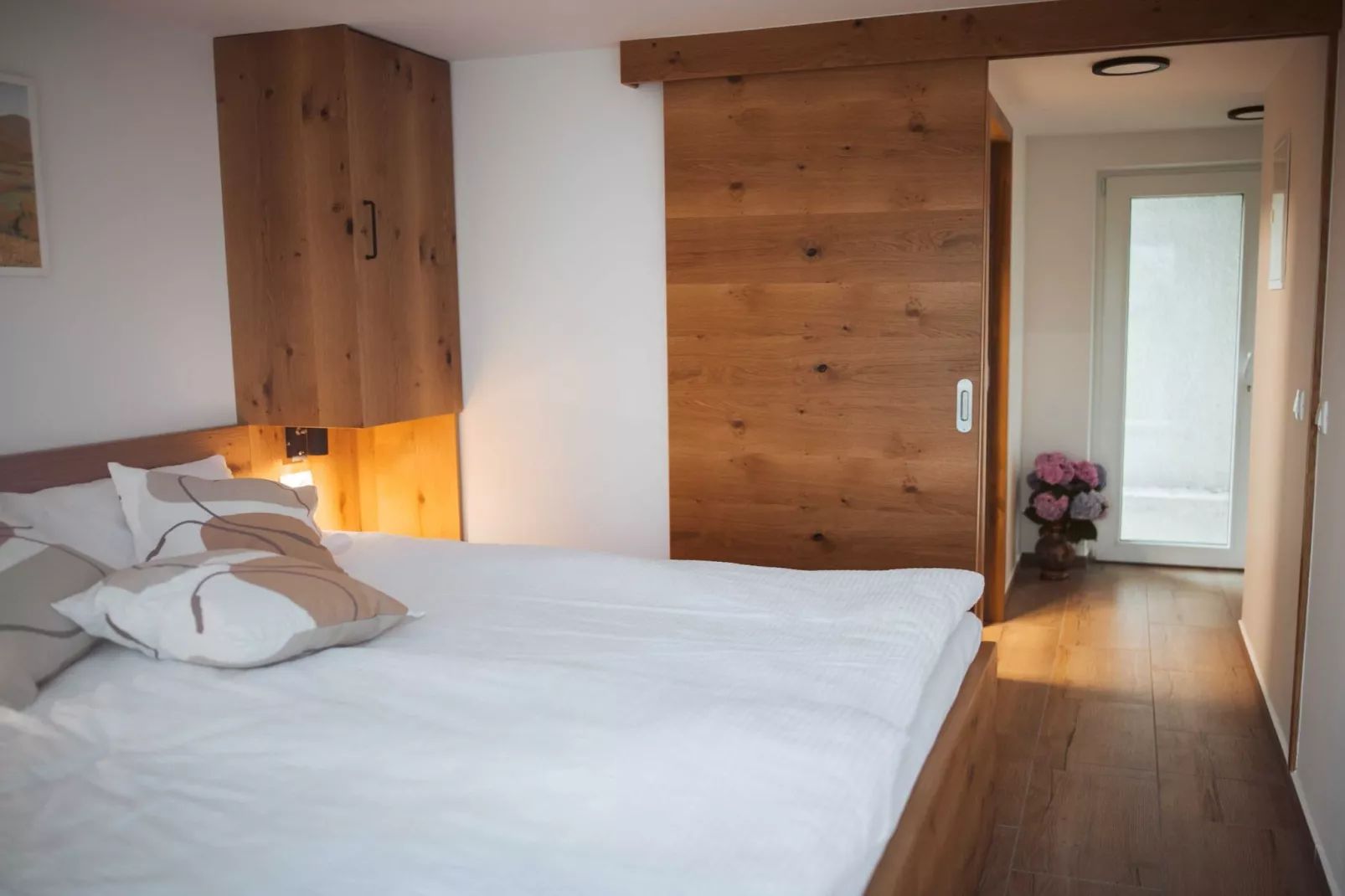 Cozy Holiday Home with Fireplace and Scenic Hills in Bistrica ob Sotli - Two Bedroom Holiday Home-Slaapkamer