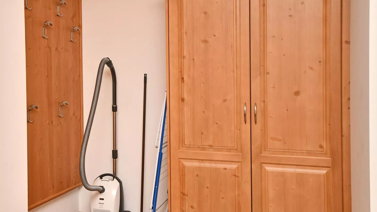 Apartments Next To The Ski Lift GF 1-Overloop