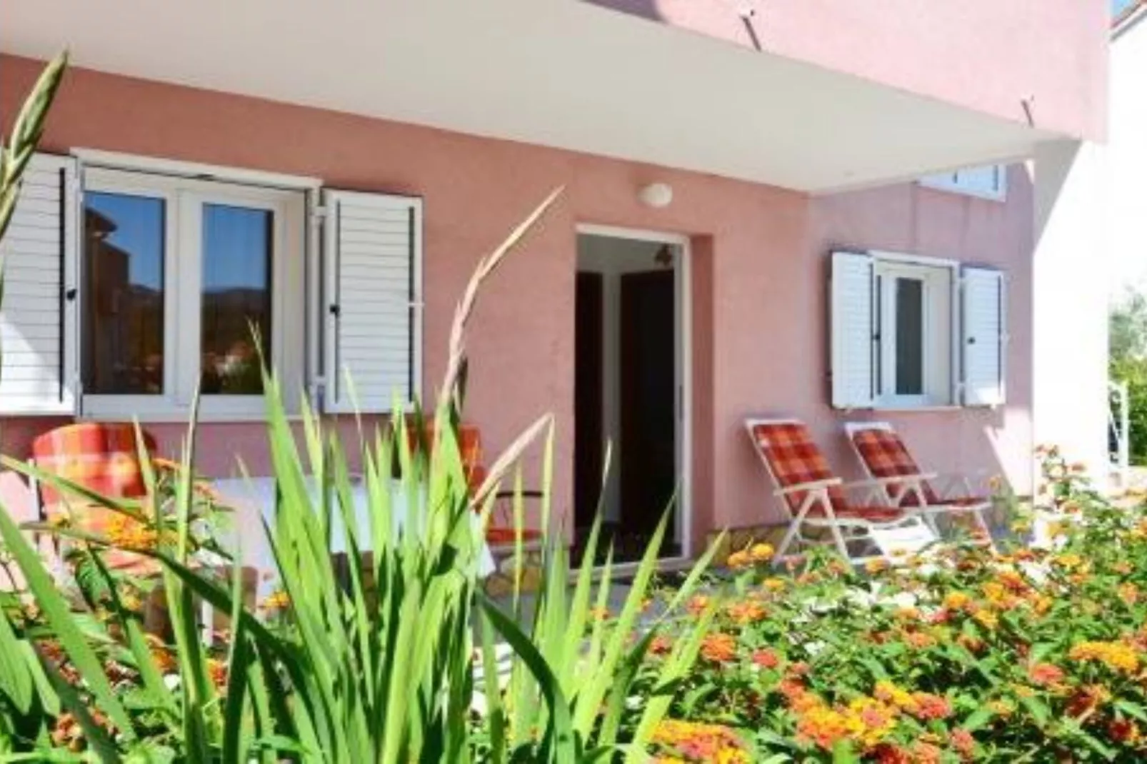 One Bedroom Apartment with Terrace and Sea View 4