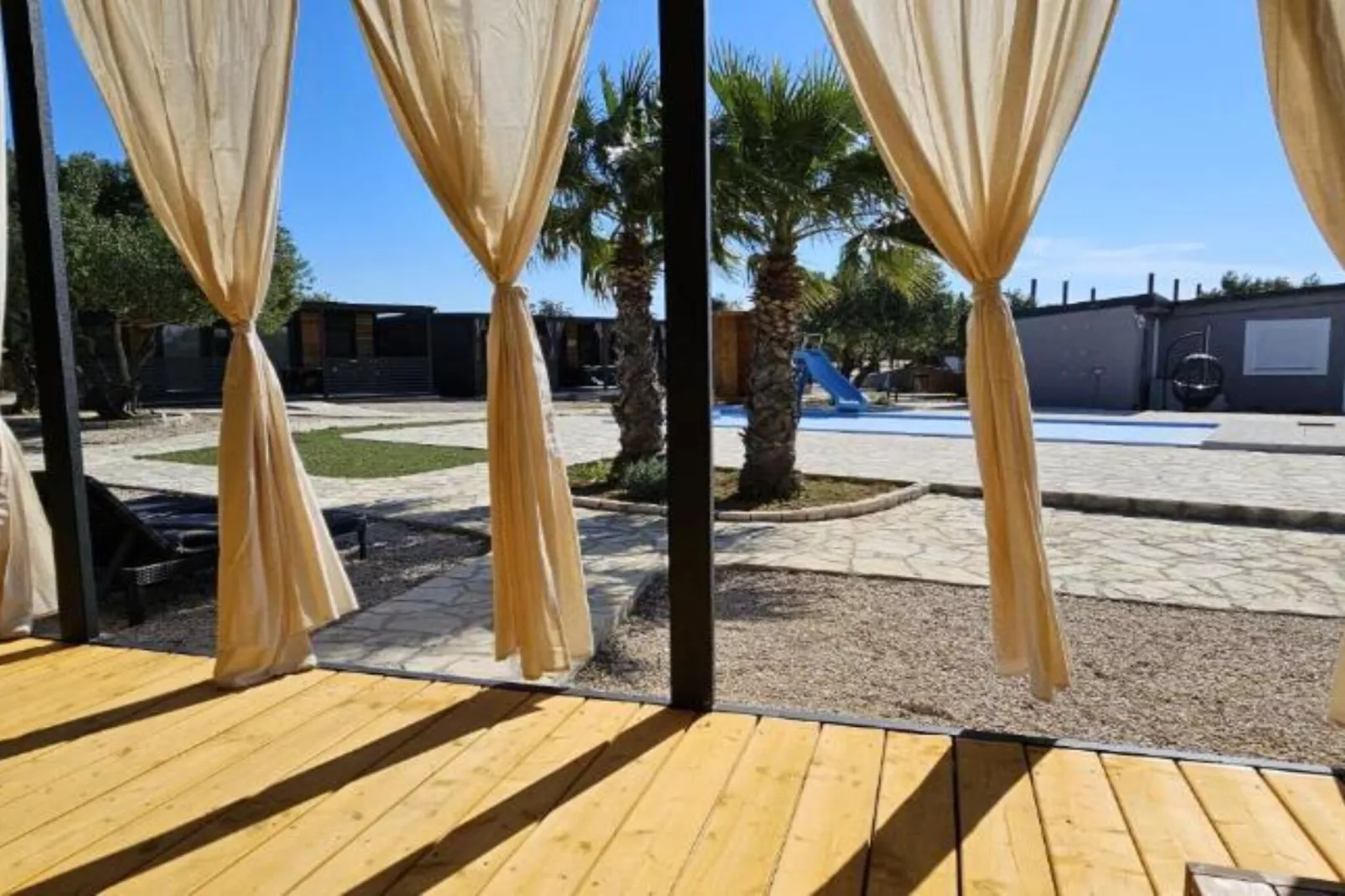 SAK Mobile Homes - Standard Two Bedroom Mobile Home with Terrace and Sea View (Br3)-Zwembad