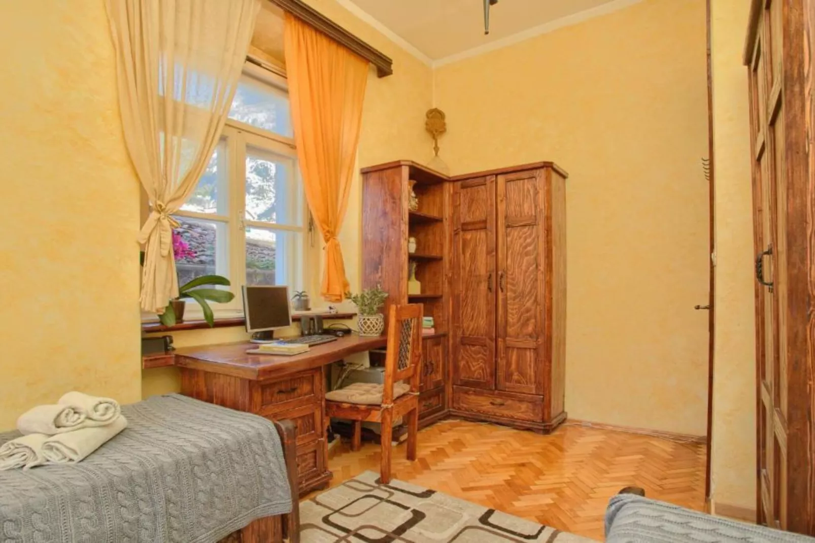 Kotor Old Town Charm Apartment - Two Bedroom Apartment-Slaapkamer