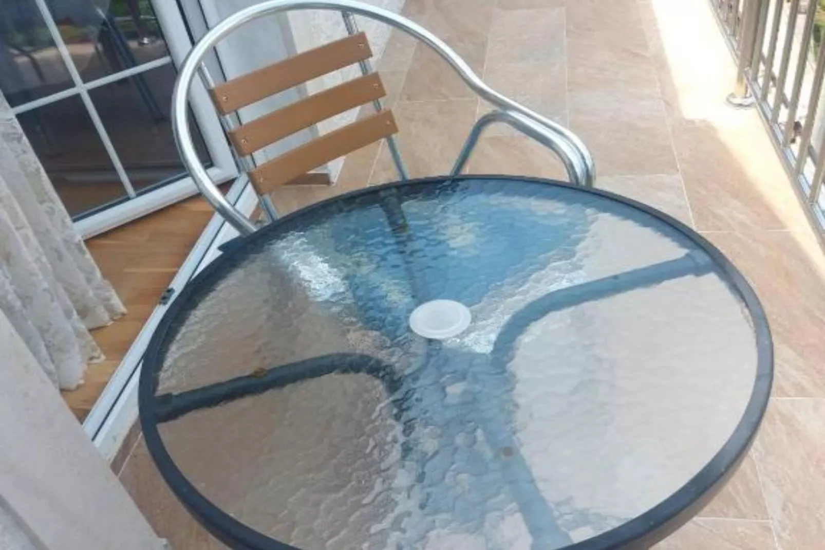 Deluxe City Escape with Modern Comforts & Garage - Double Room-Buitenlucht